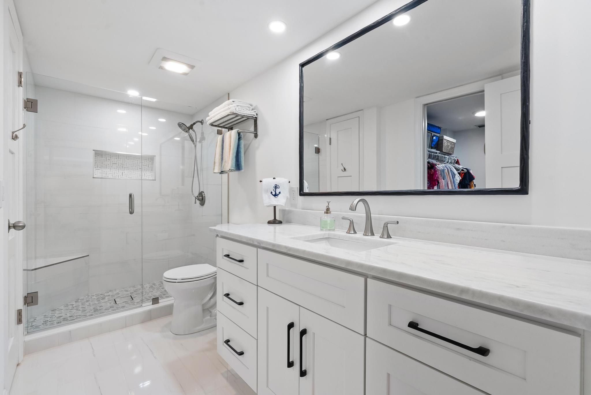 2525 Florida Boulevard 128