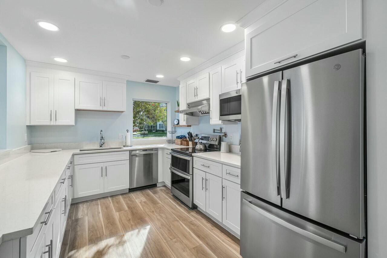 2525 Florida Boulevard 128