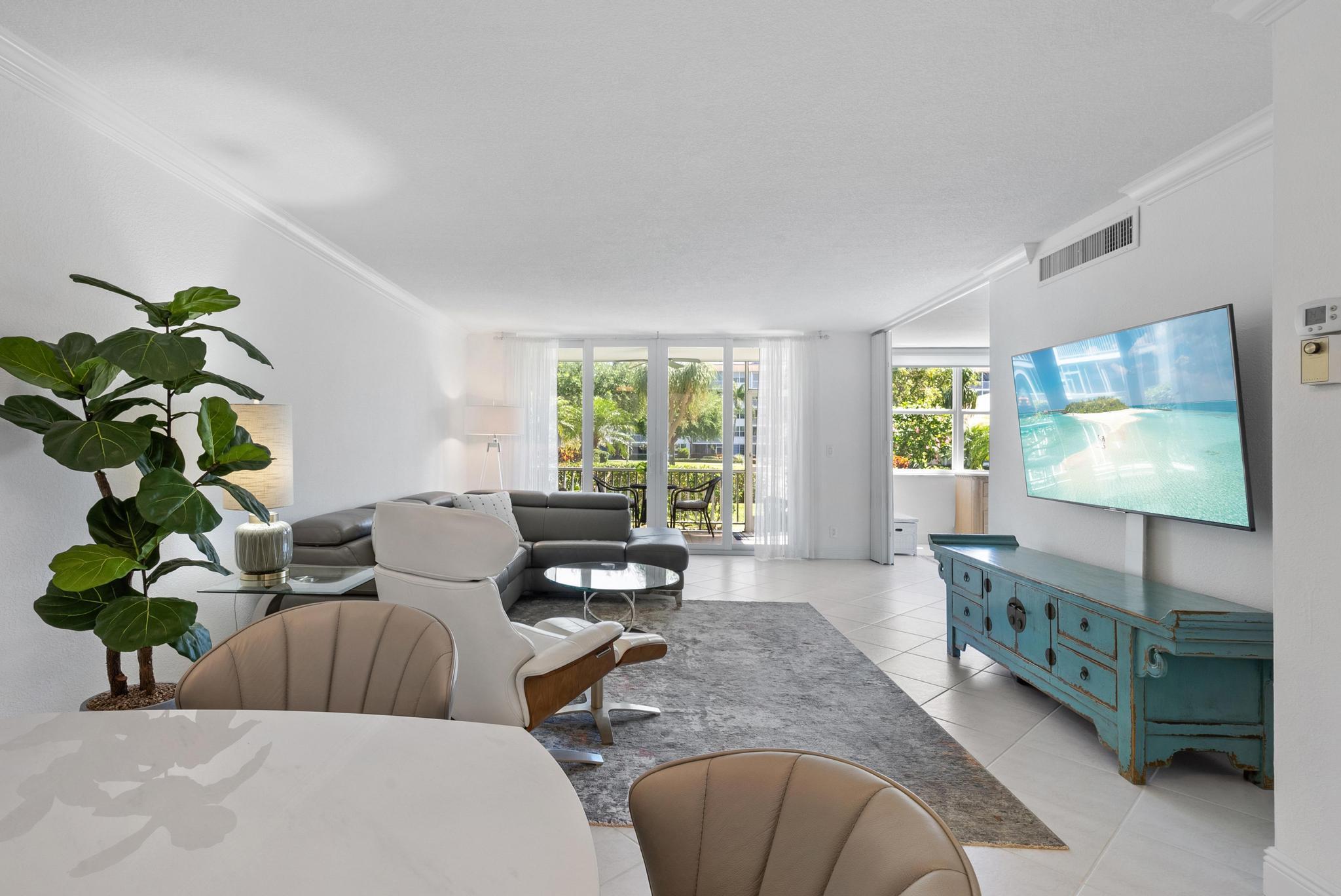 2525 Florida Boulevard 128