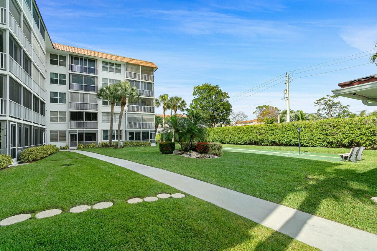 2525 Florida Boulevard 128