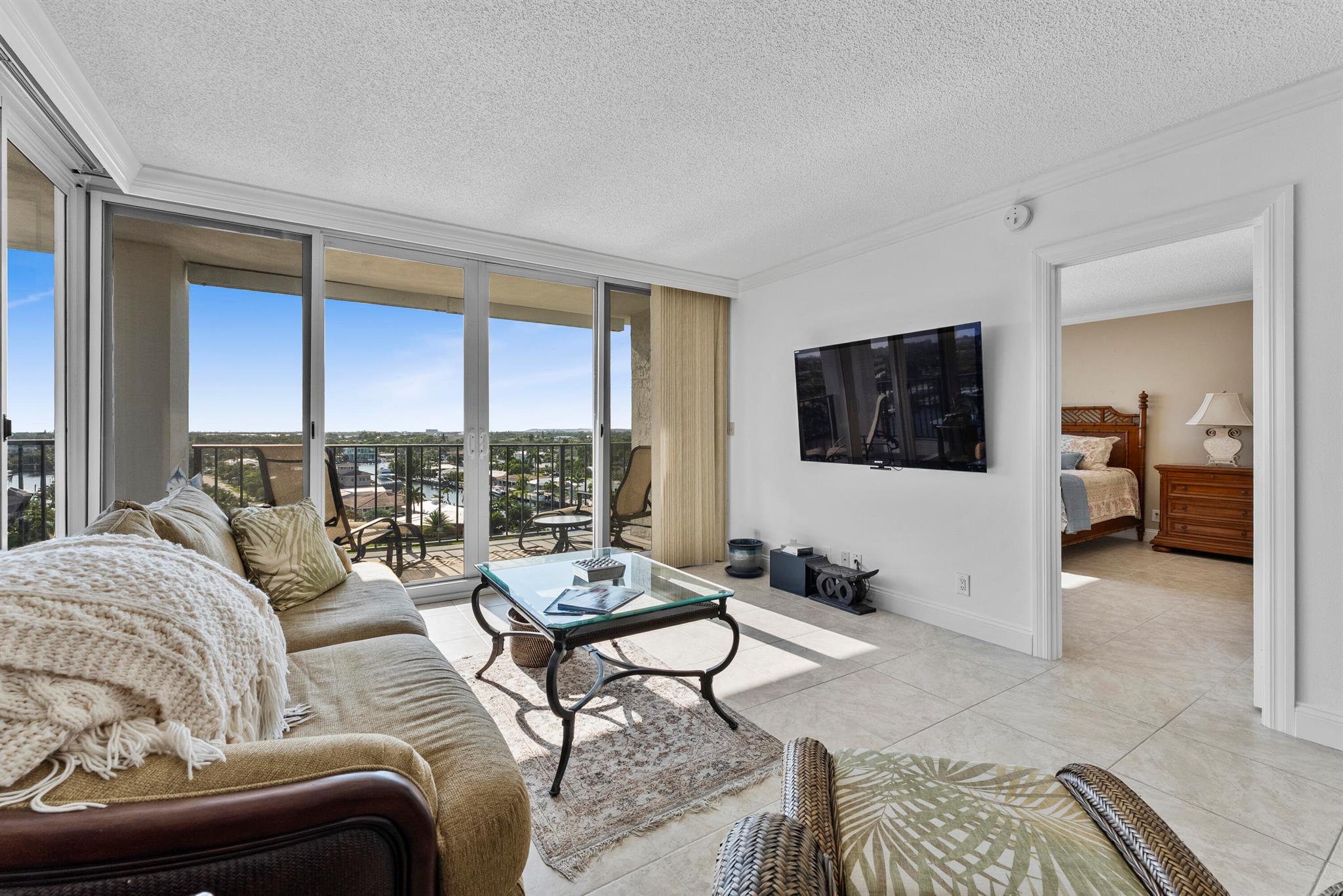 521 N Riverside Drive 801