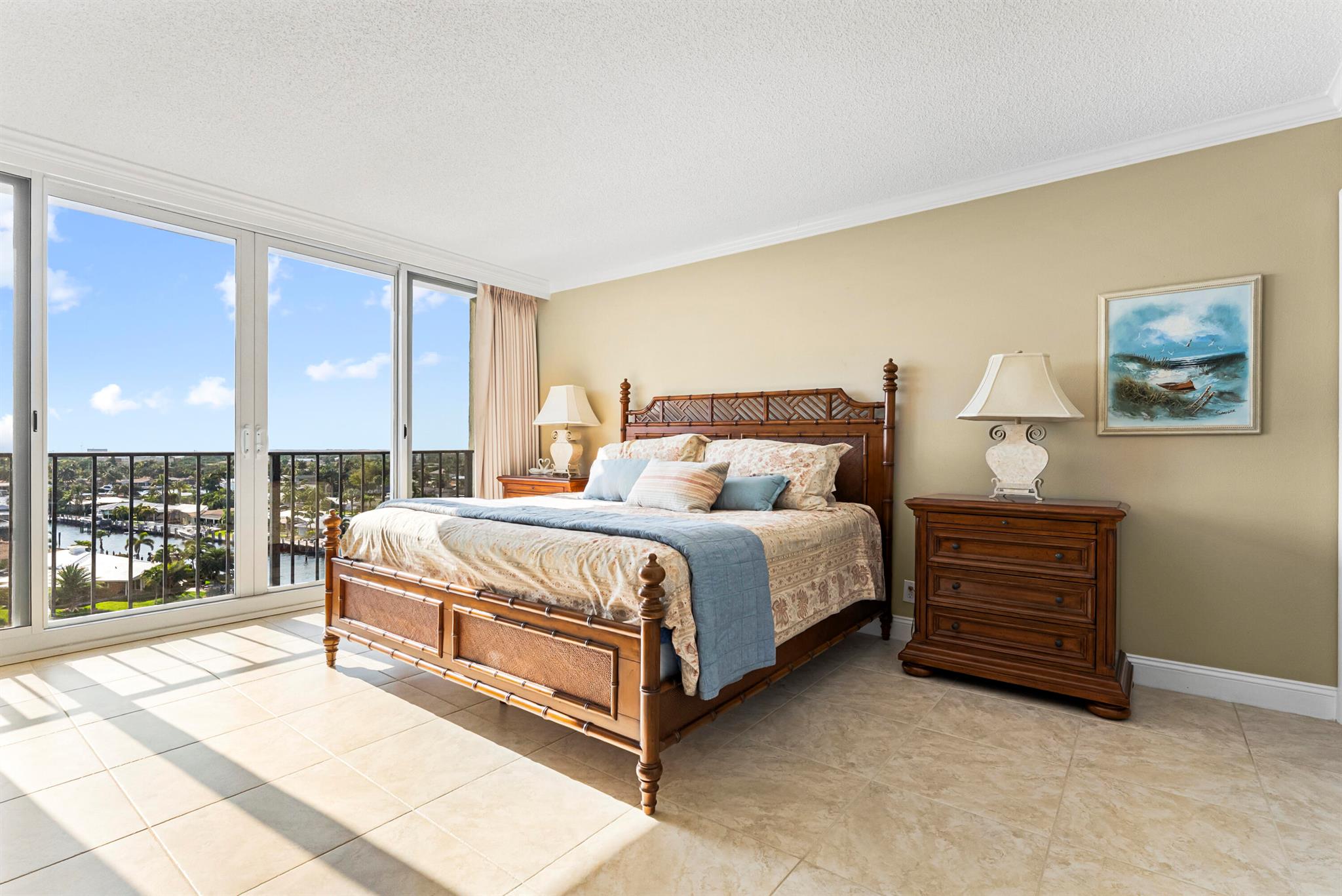 521 N Riverside Drive 801