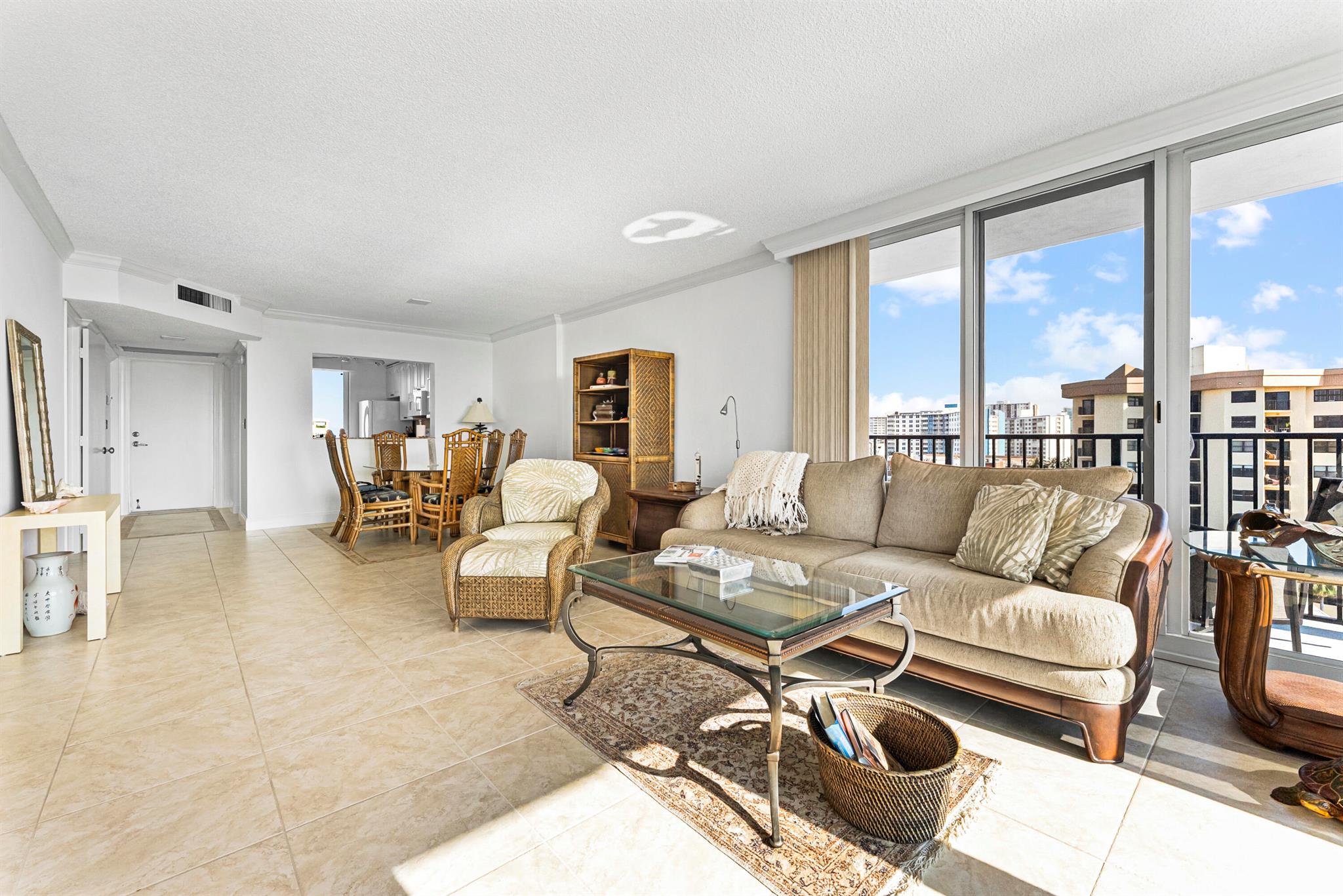 521 N Riverside Drive 801