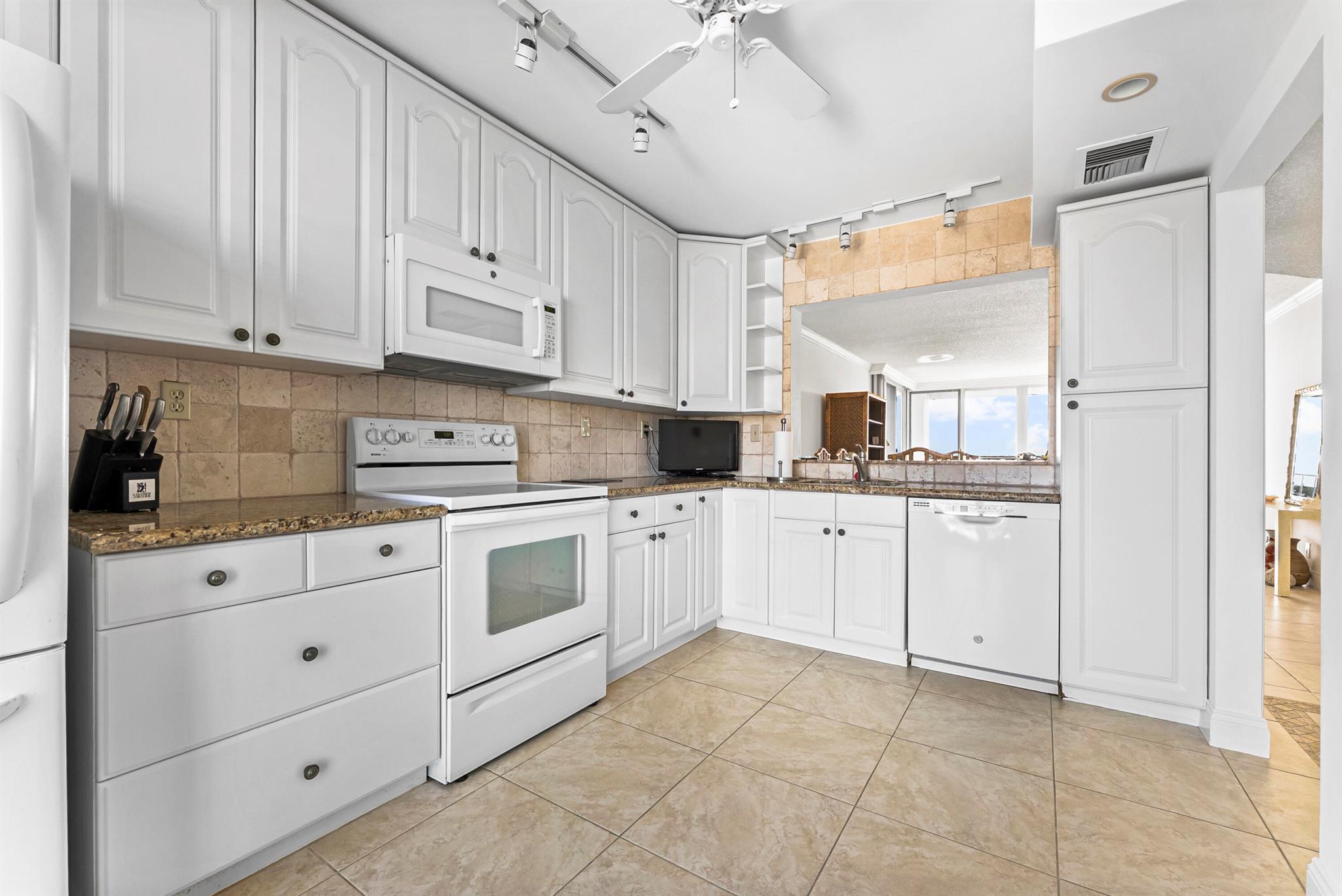 521 N Riverside Drive 801