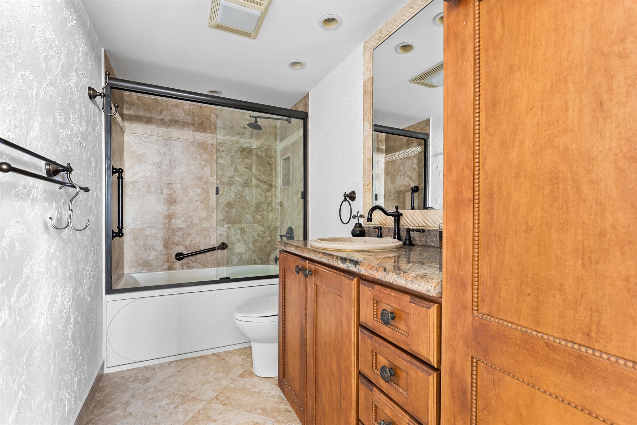 521 N Riverside Drive 801