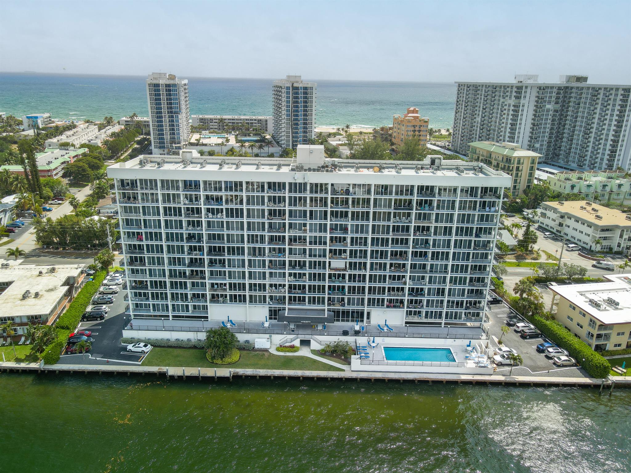 521 N Riverside Drive 801