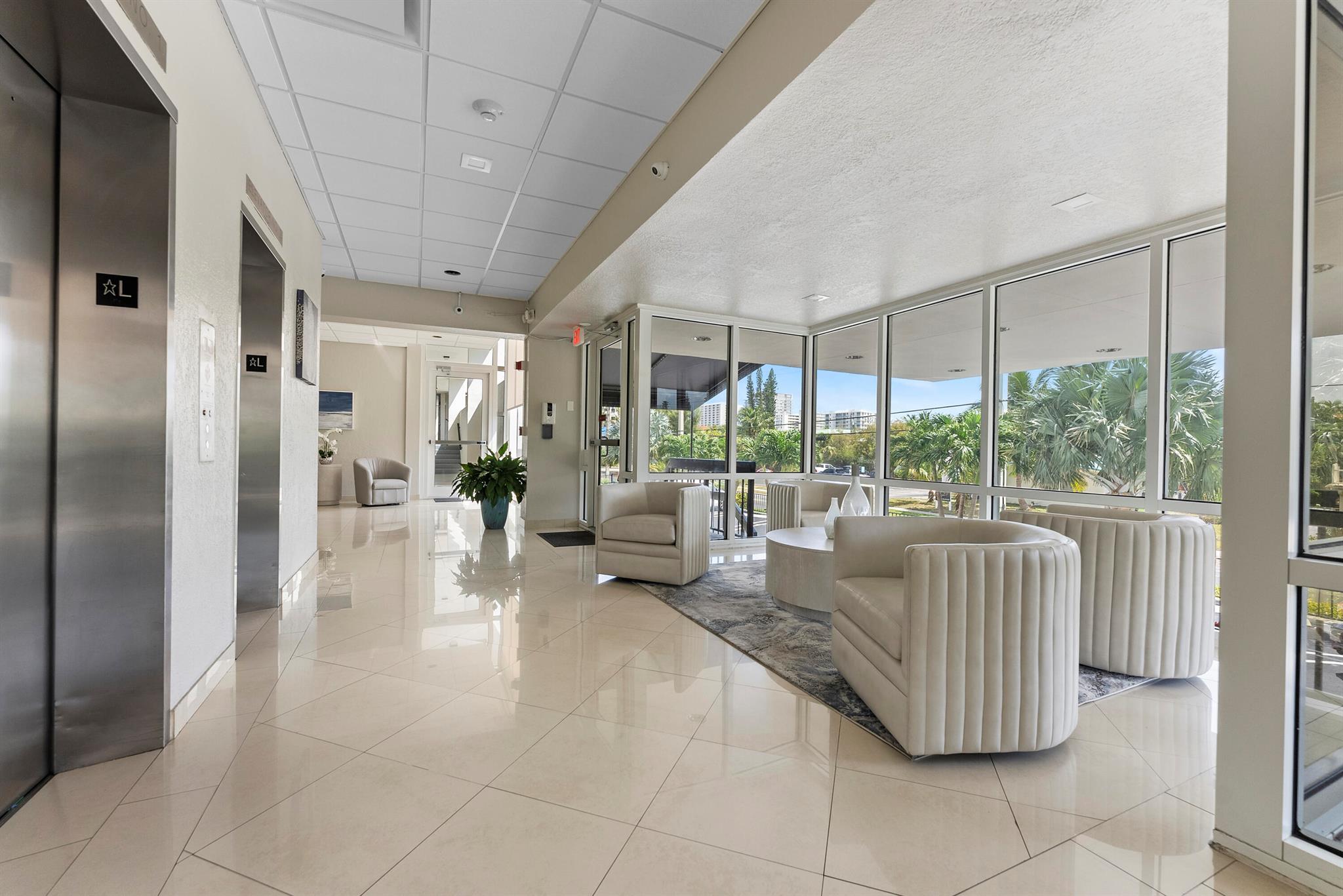 521 N Riverside Drive 801