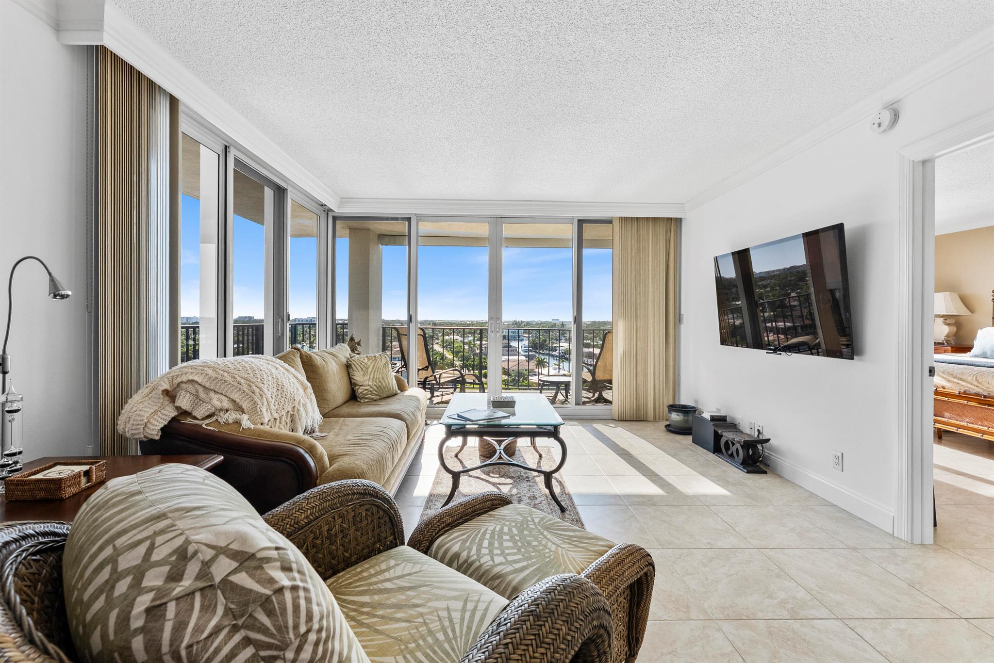 521 N Riverside Drive 801