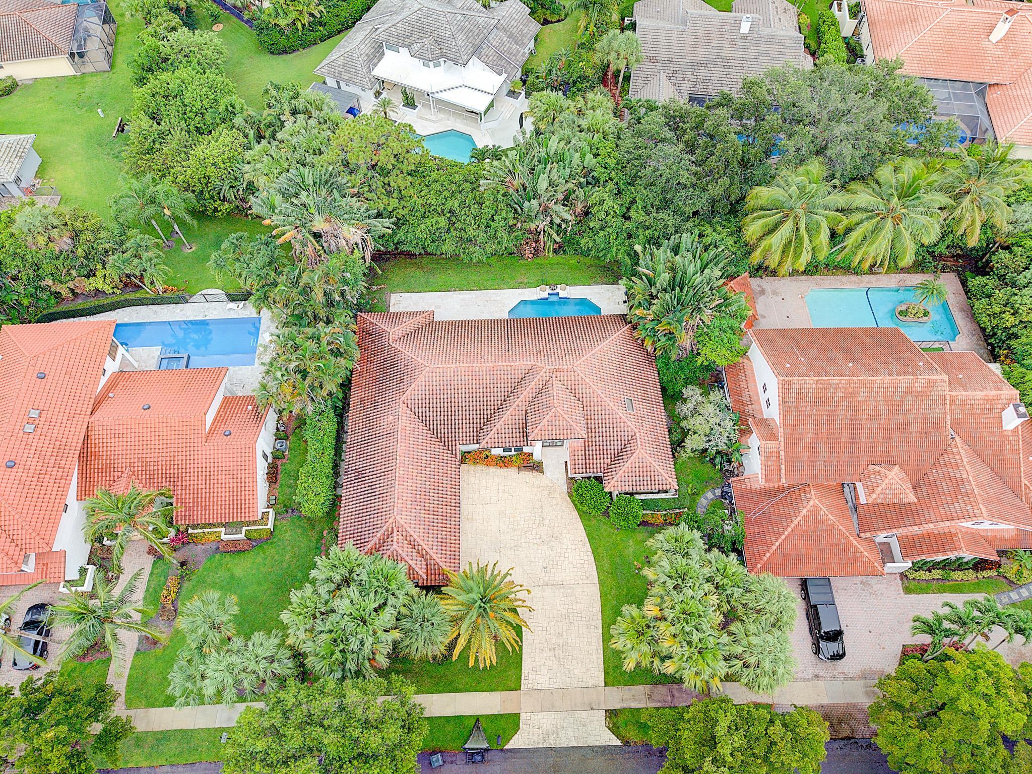 910 Parkside Circle N