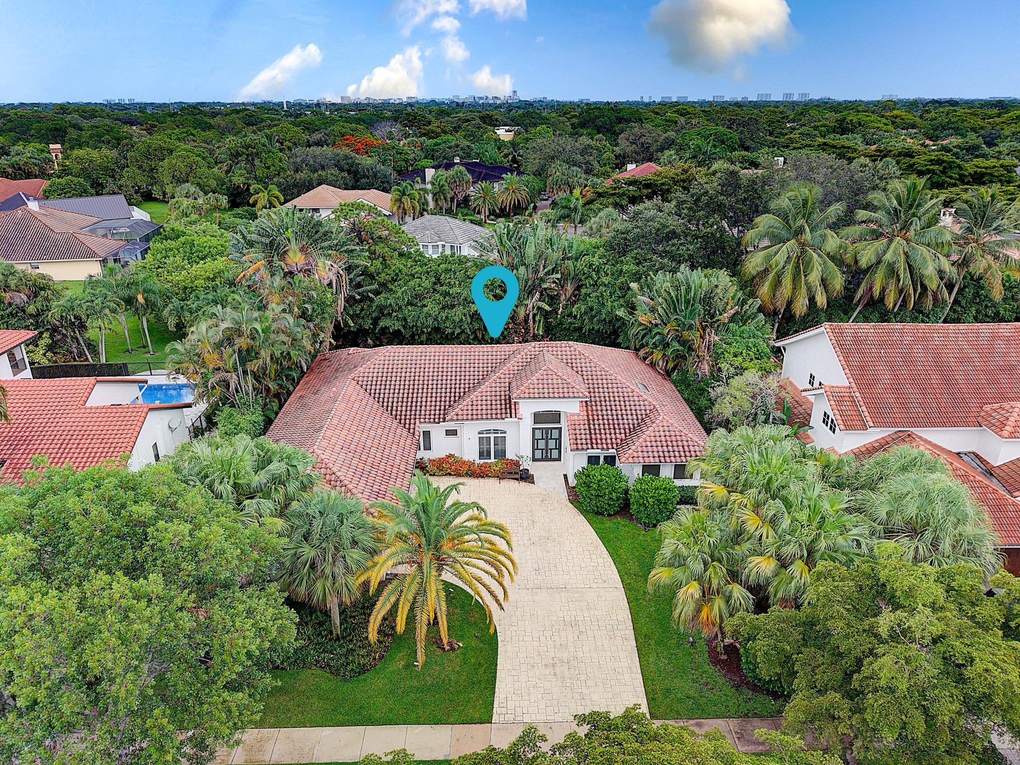 910 Parkside Circle N