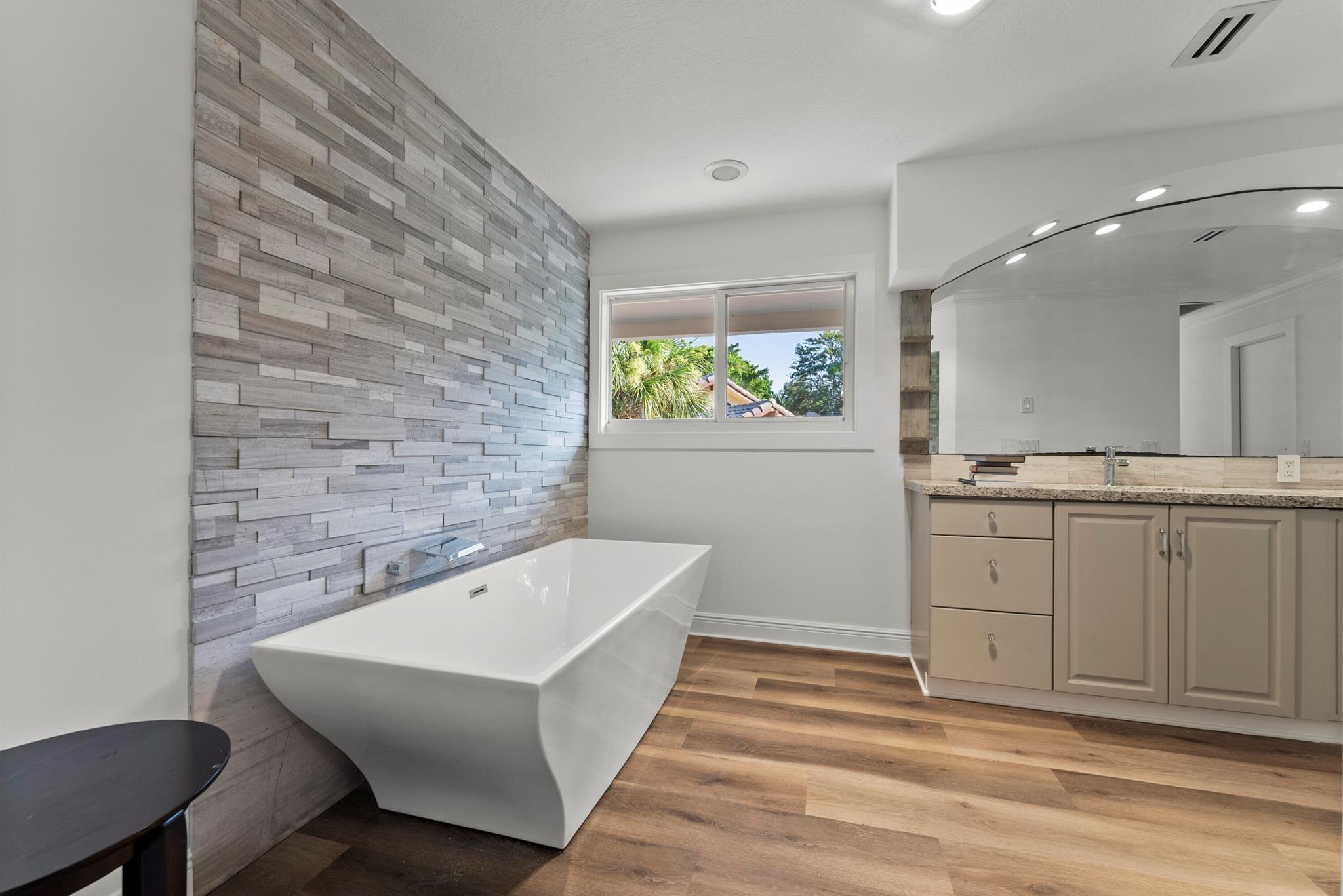 2235 SW 12th Place