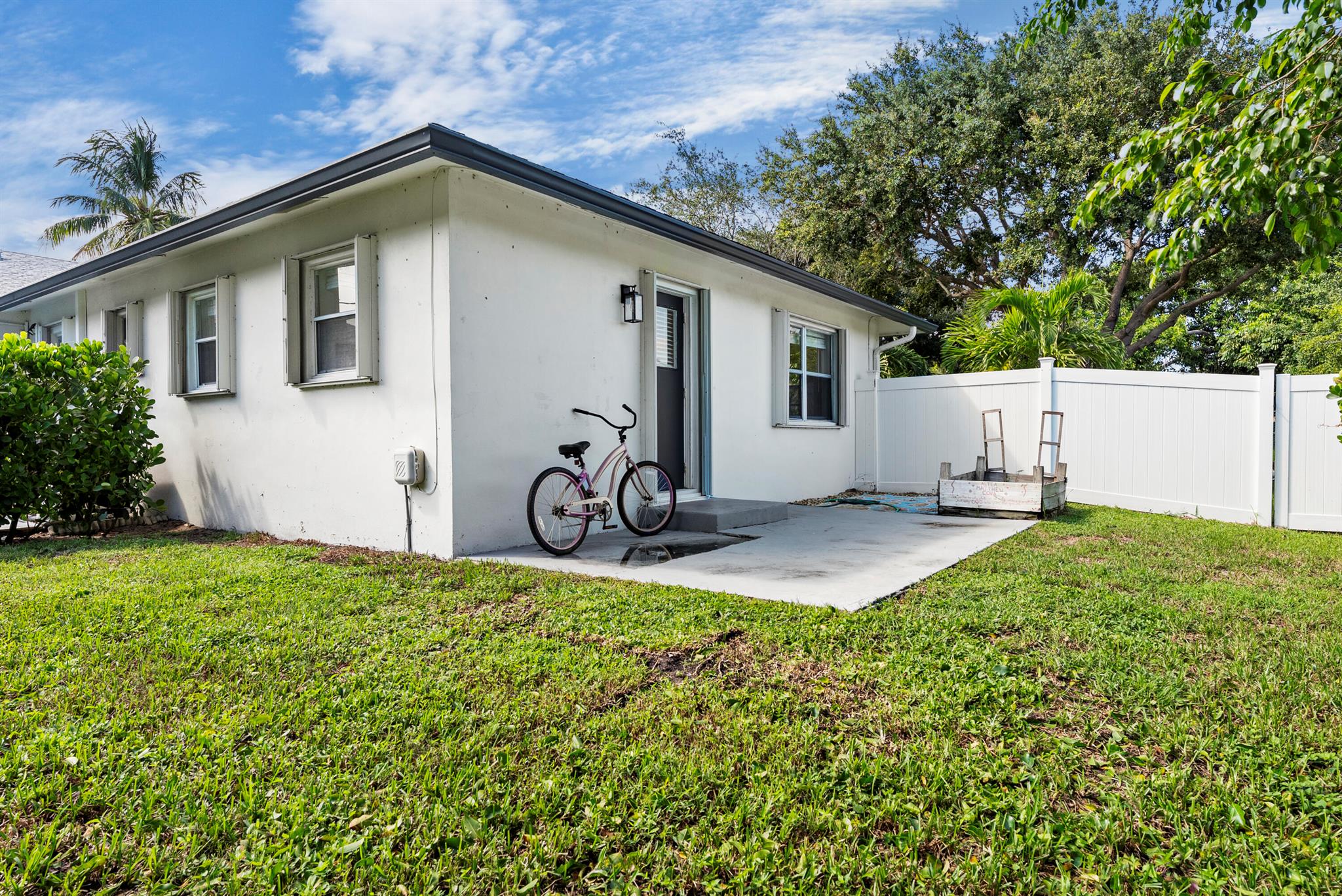 632 Allen Avenue 1