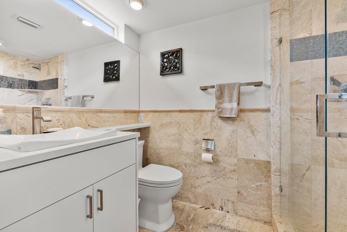 1202 Hillsboro Mile 2a