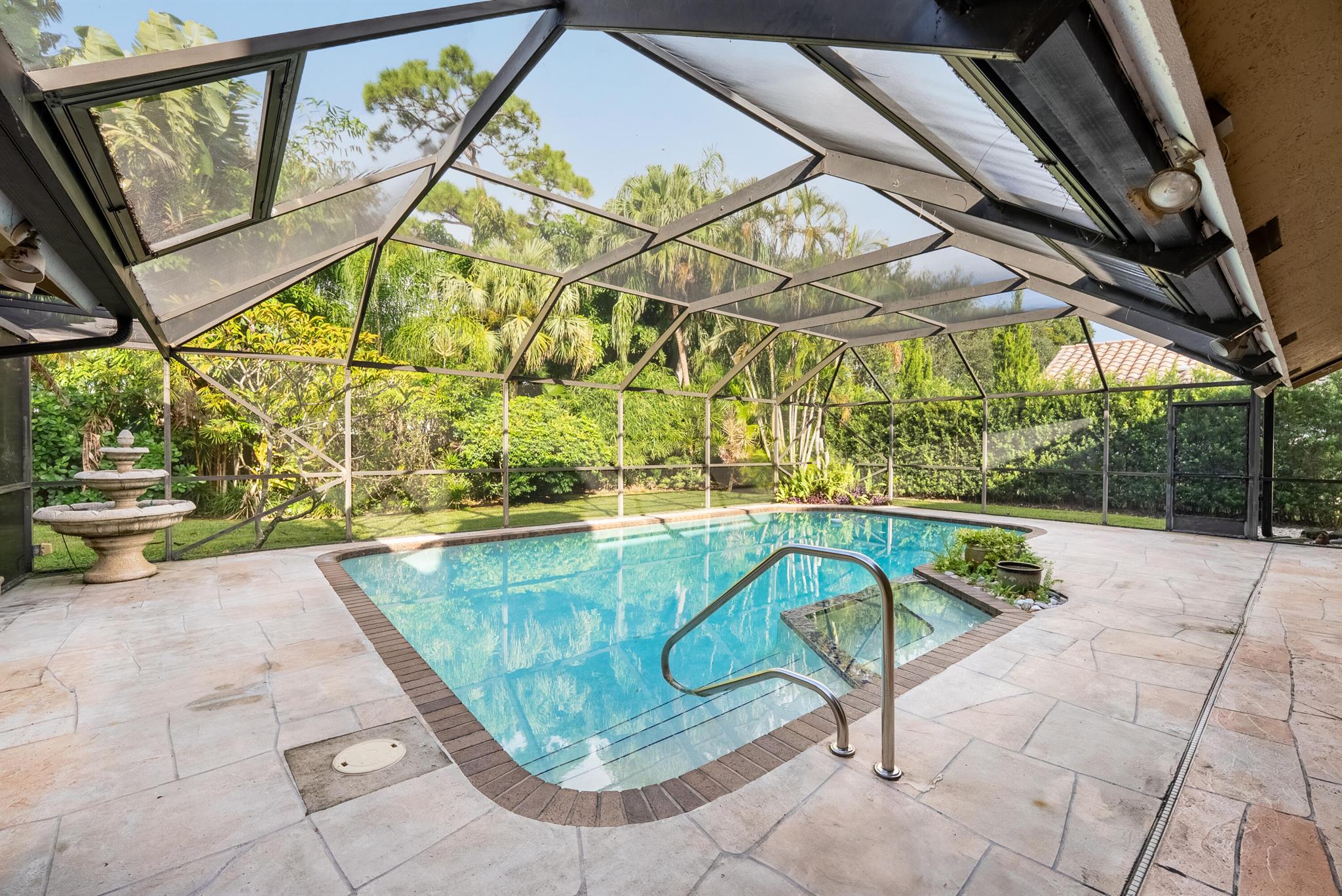 1995 S Parkside Circle