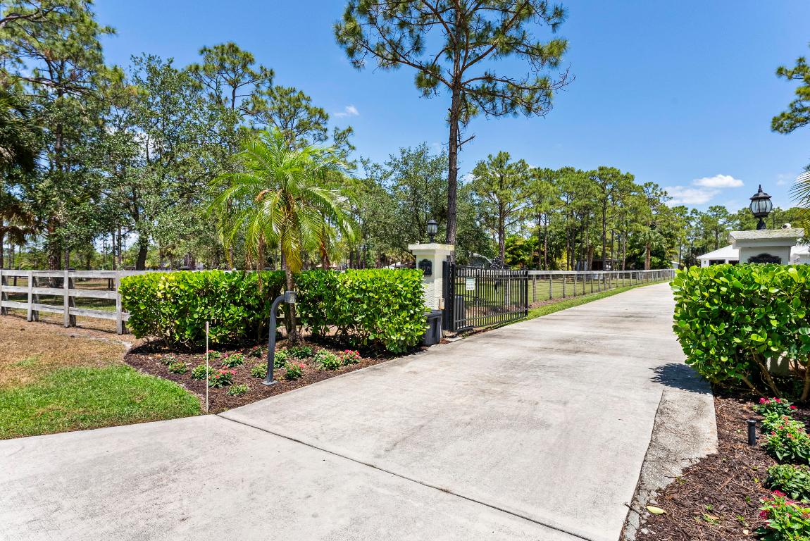 14819 Broken Arrow Place