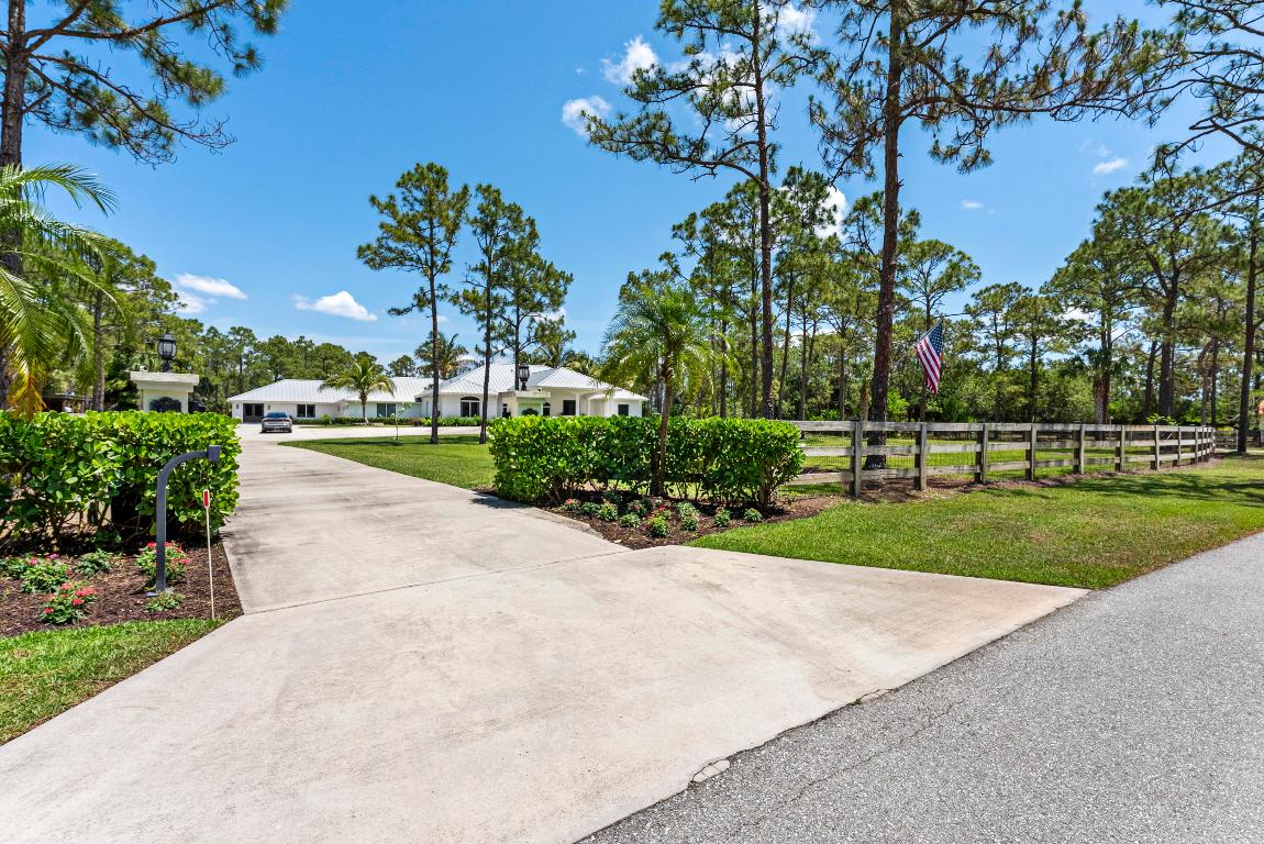 14819 Broken Arrow Place