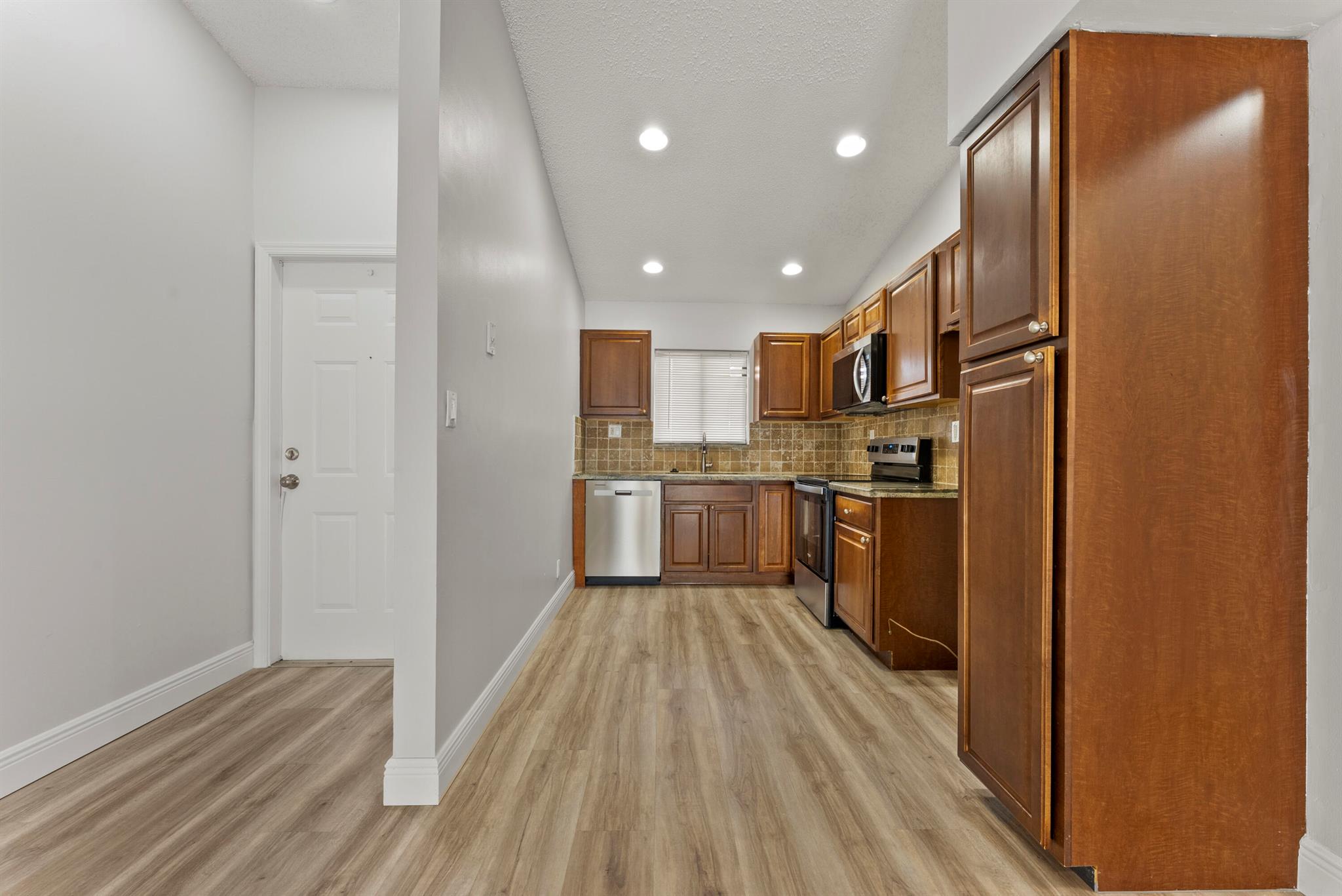 2900 Olivewood Terrace 201