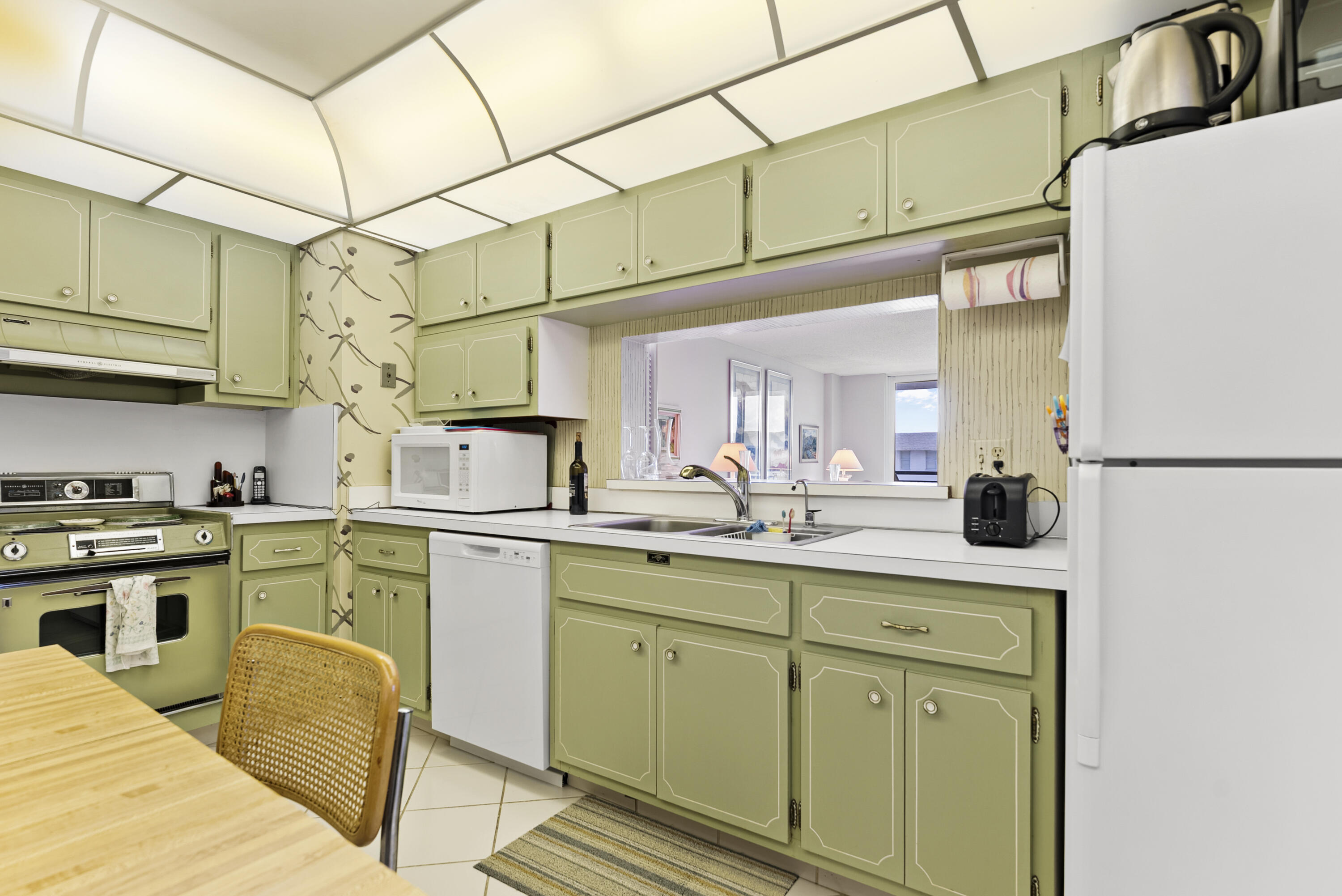 1149 Hillsboro Mile 1008