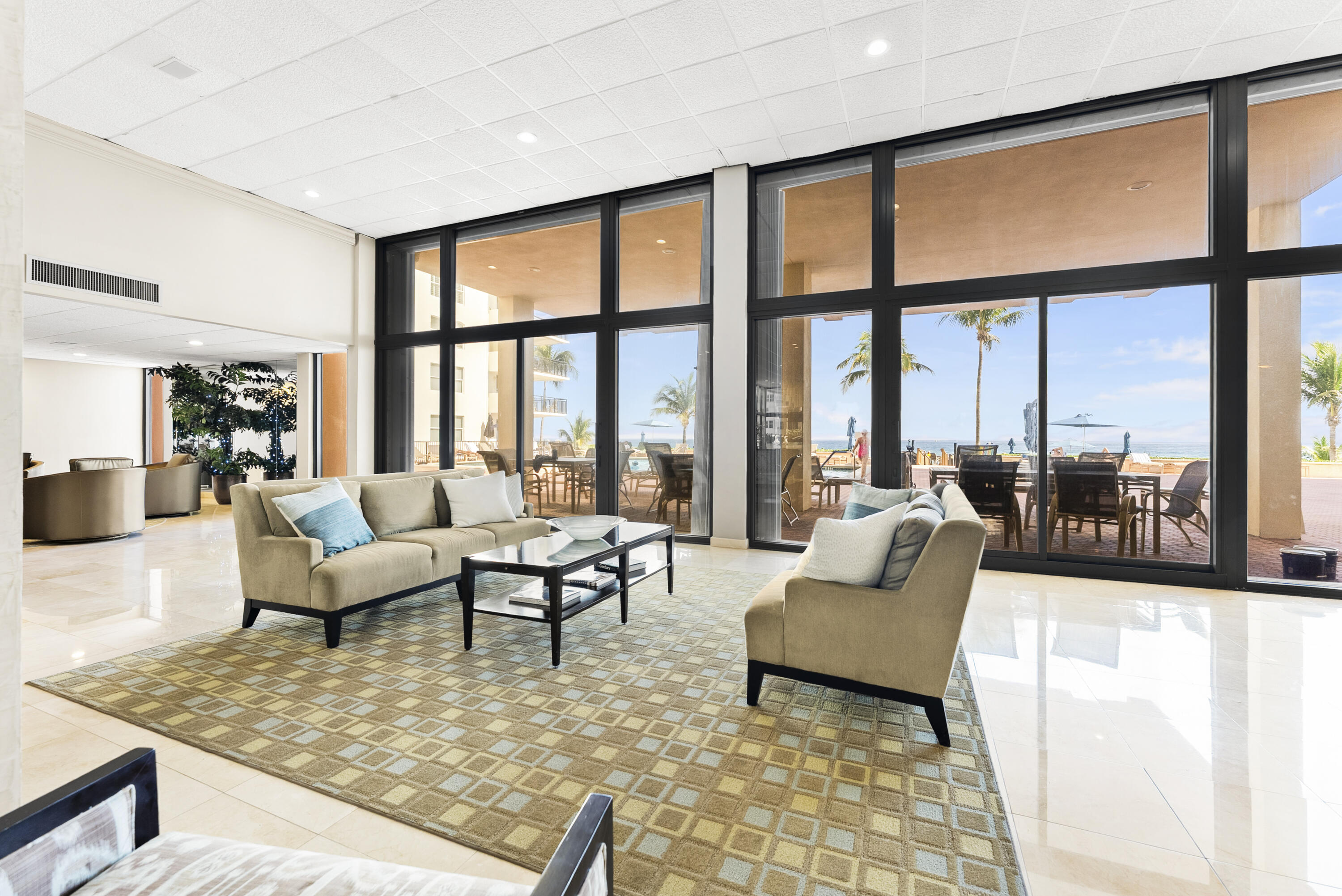 1149 Hillsboro Mile 1008