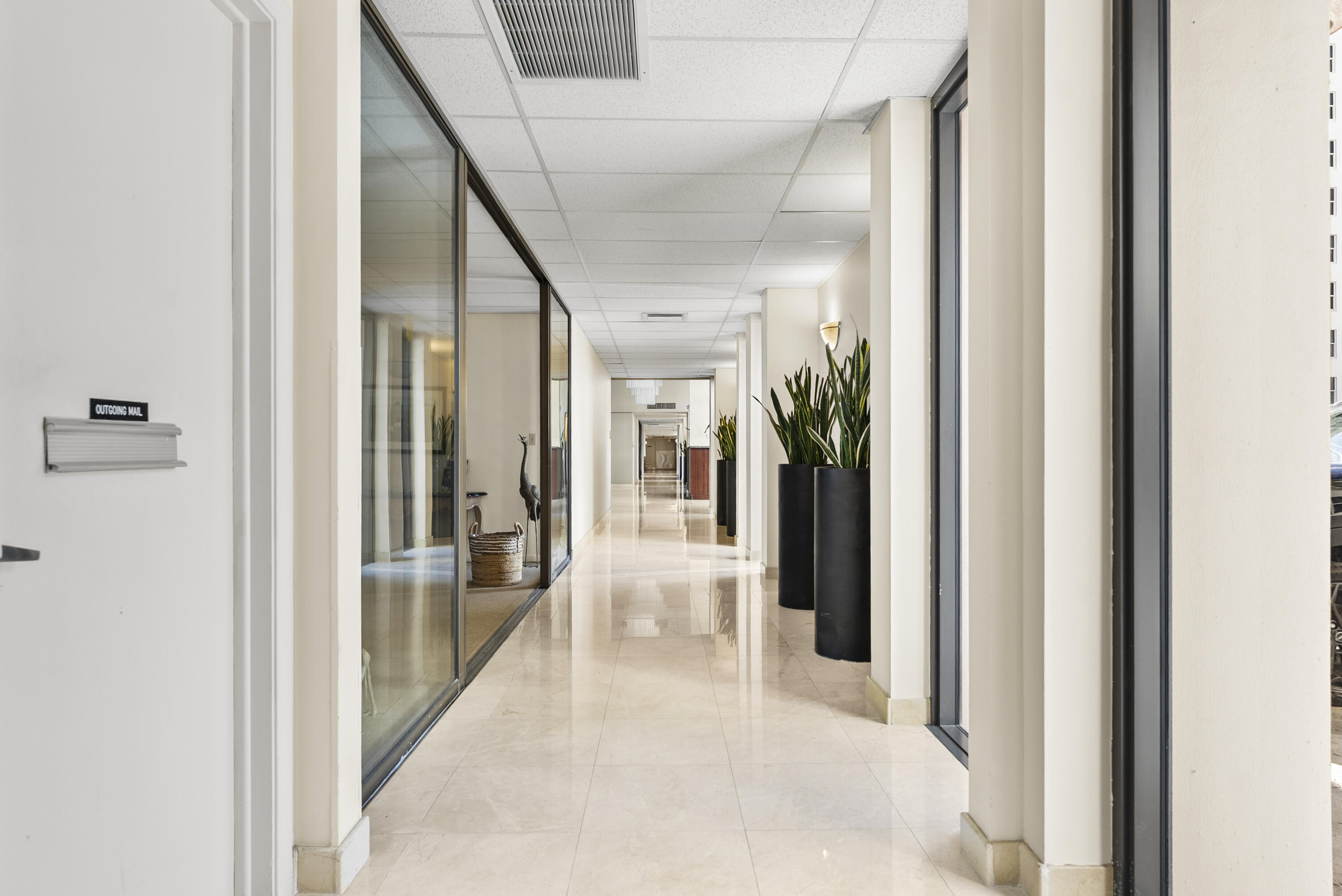 1149 Hillsboro Mile 1008