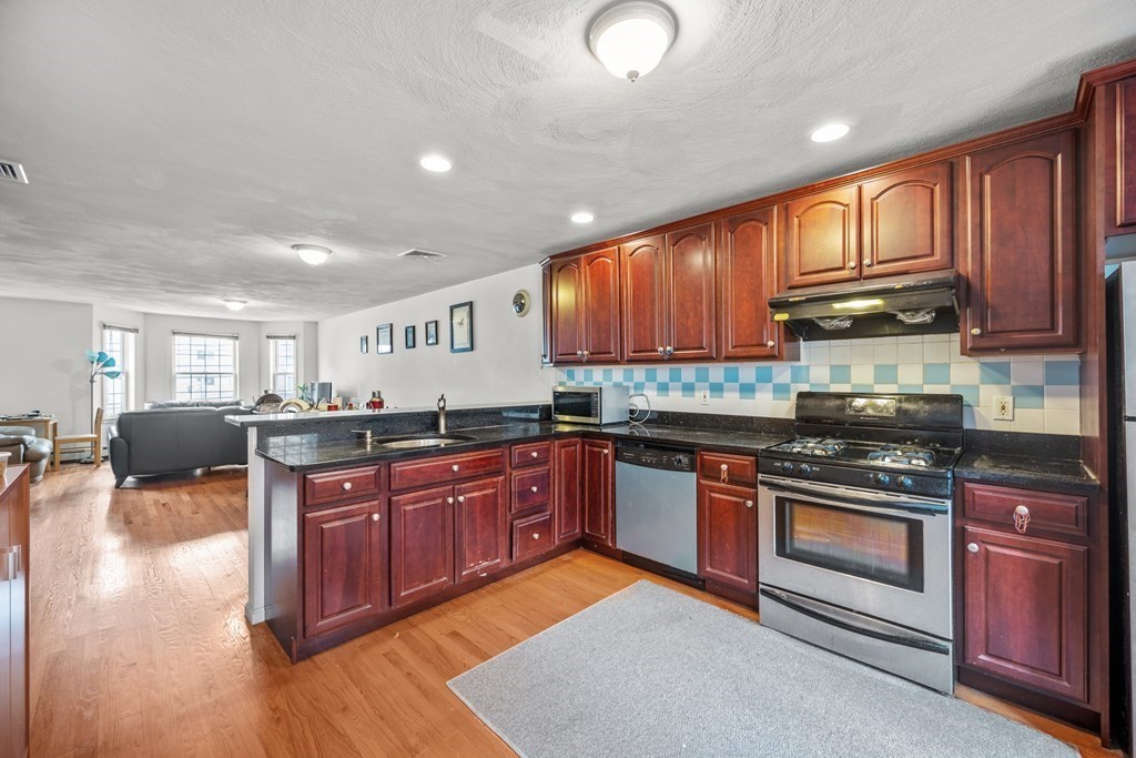 135 Everett St