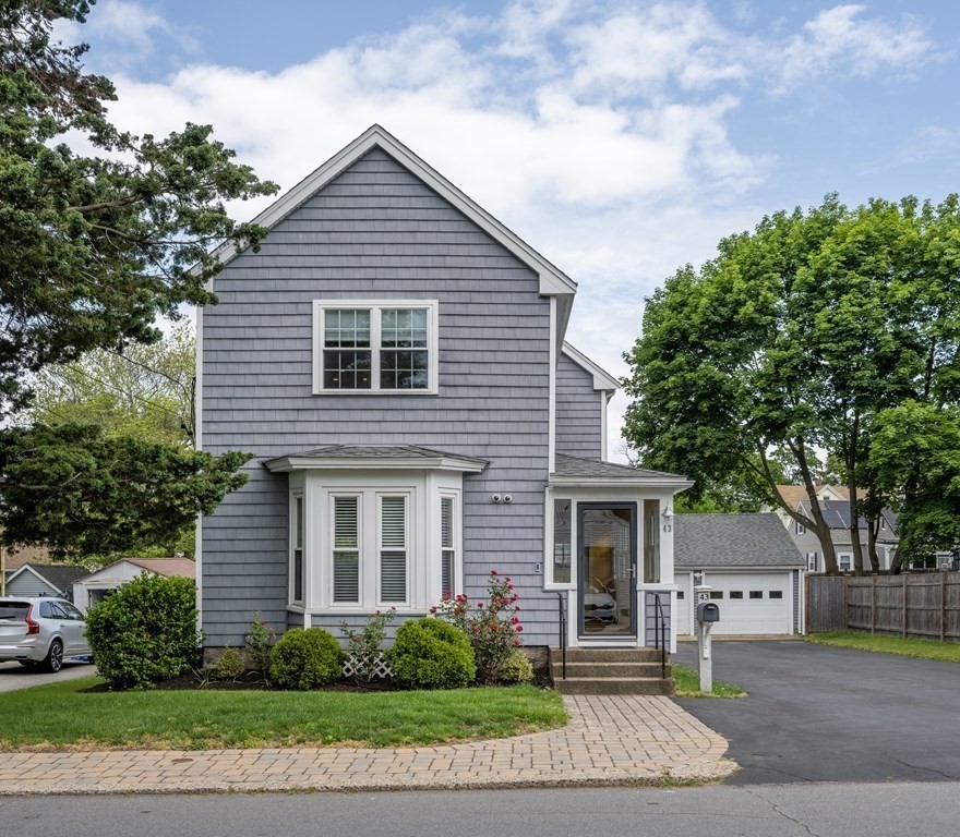 43 Walnut Ave