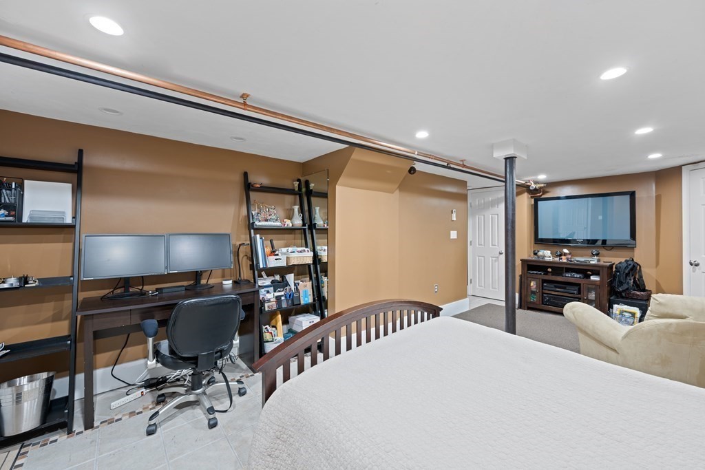 43 Walnut Ave