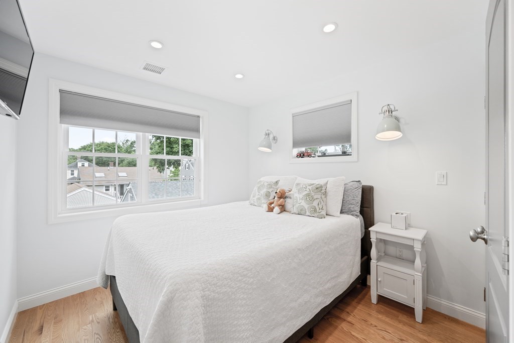 43 Walnut Ave