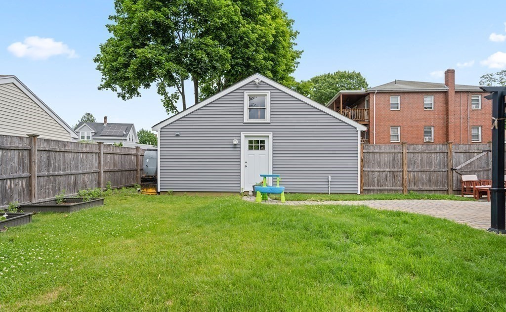43 Walnut Ave