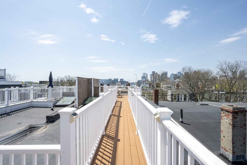 100 Webster St # 3