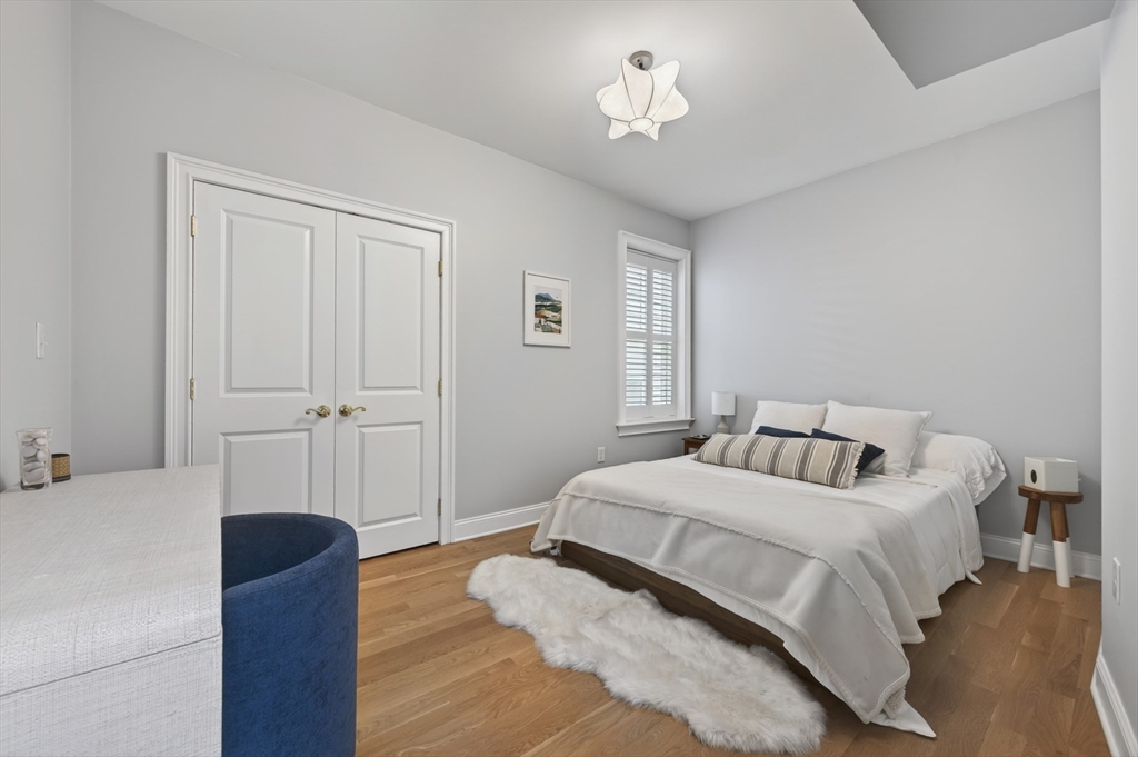 100 Webster St # 3
