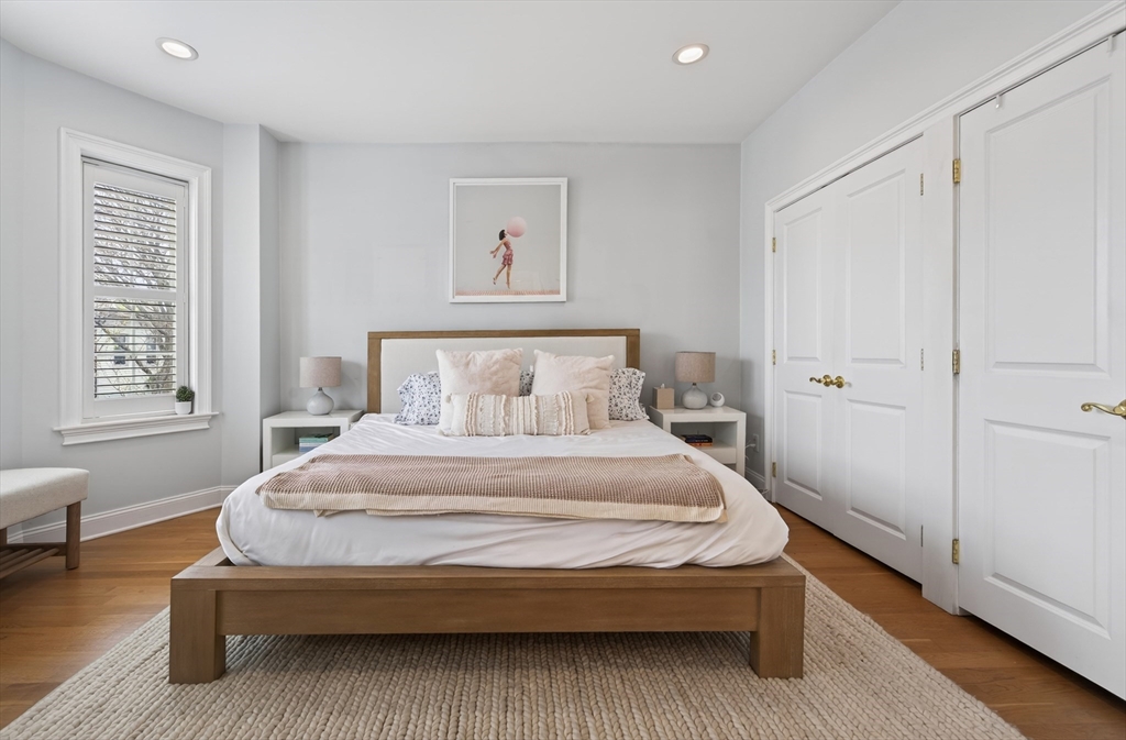 100 Webster St # 3