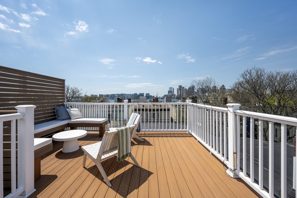 100 Webster St # 3
