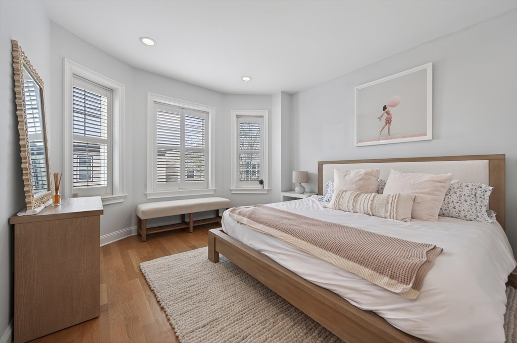 100 Webster St # 3