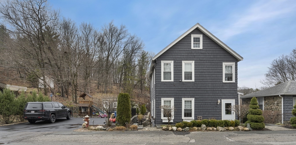 3 Fellsmere Ave