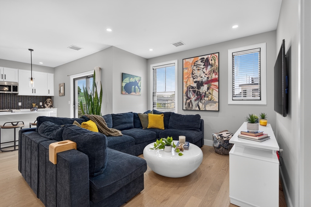 82 Moore St # 5