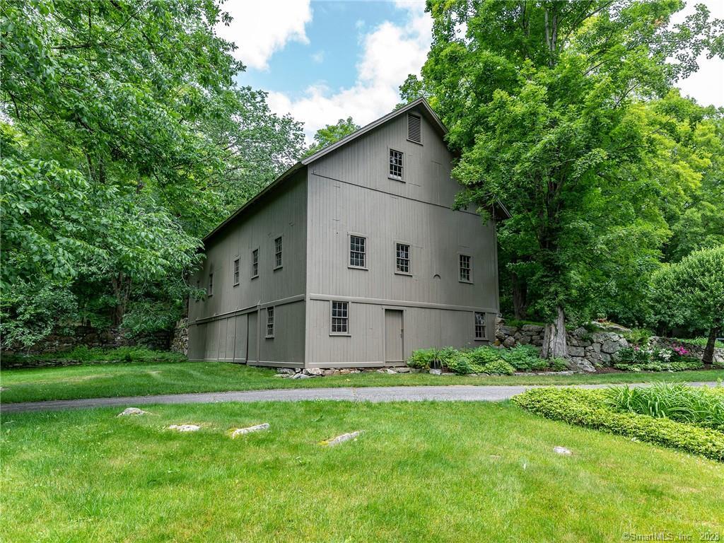 27 Macedonia Brook Road