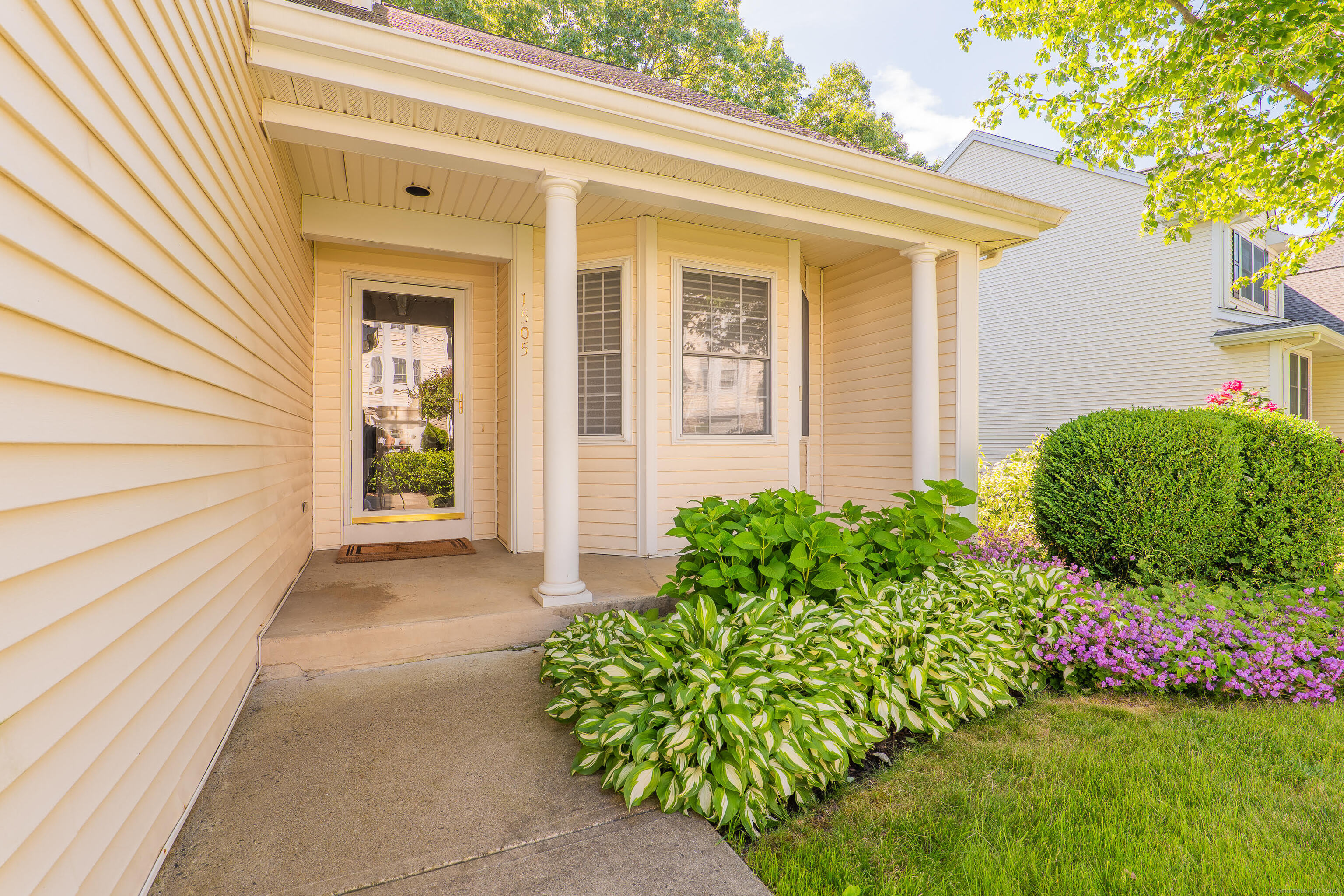 1505 Bradford Drive 1505