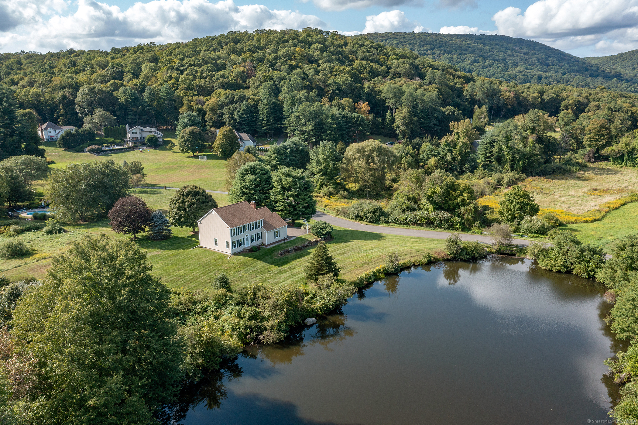 6 Mill Pond Road