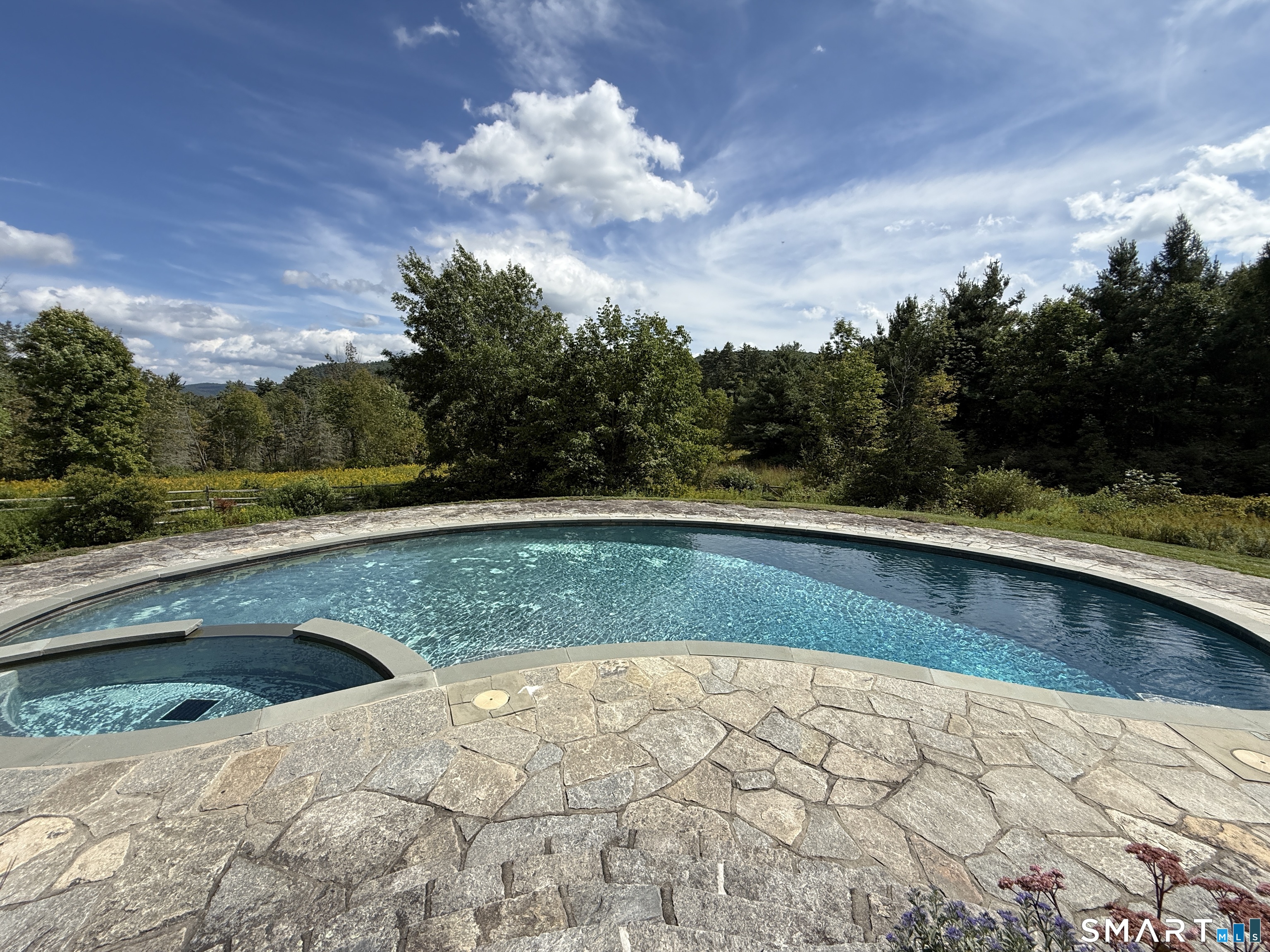12 Red Rock Road