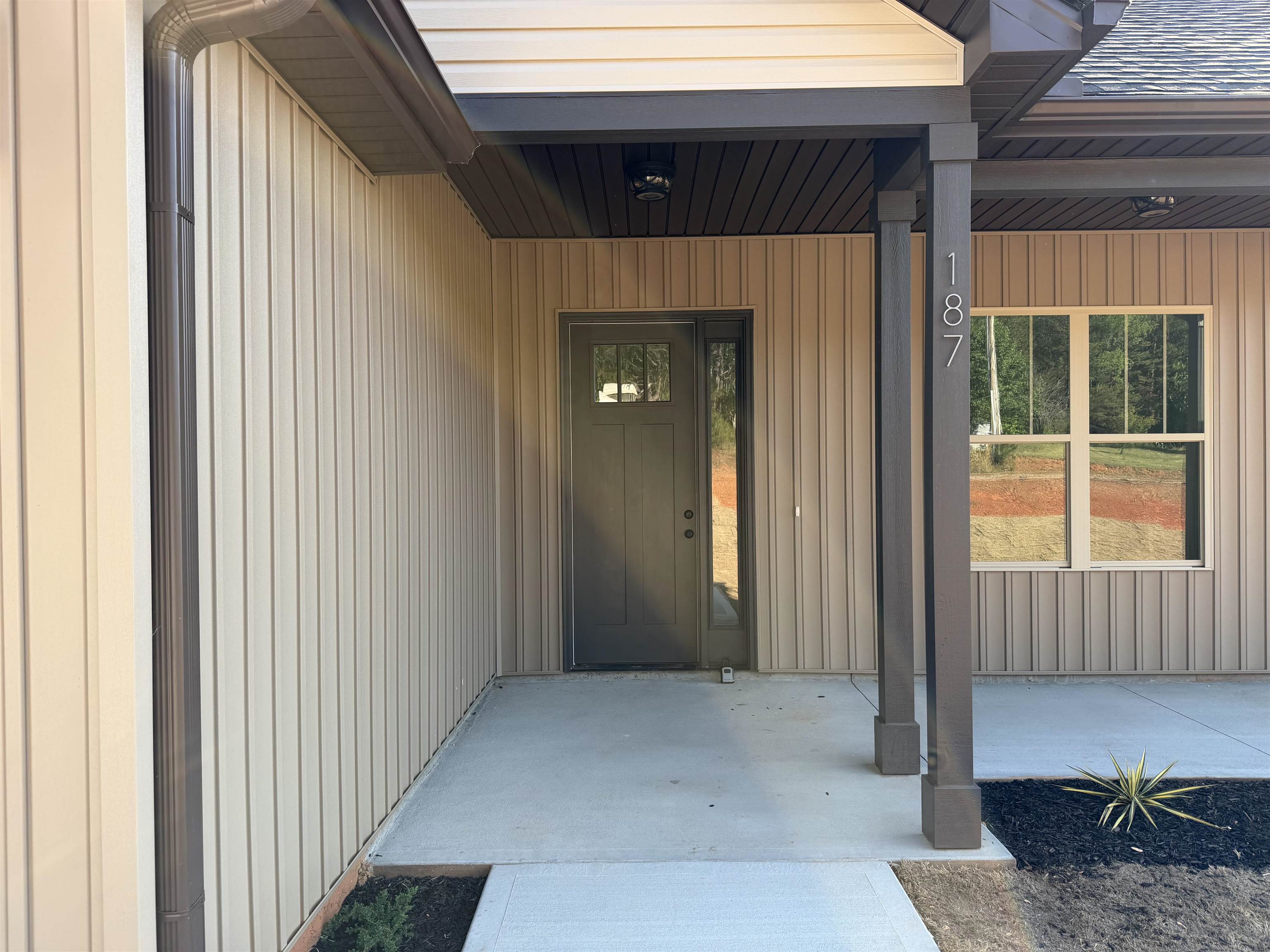 187 Susans Road