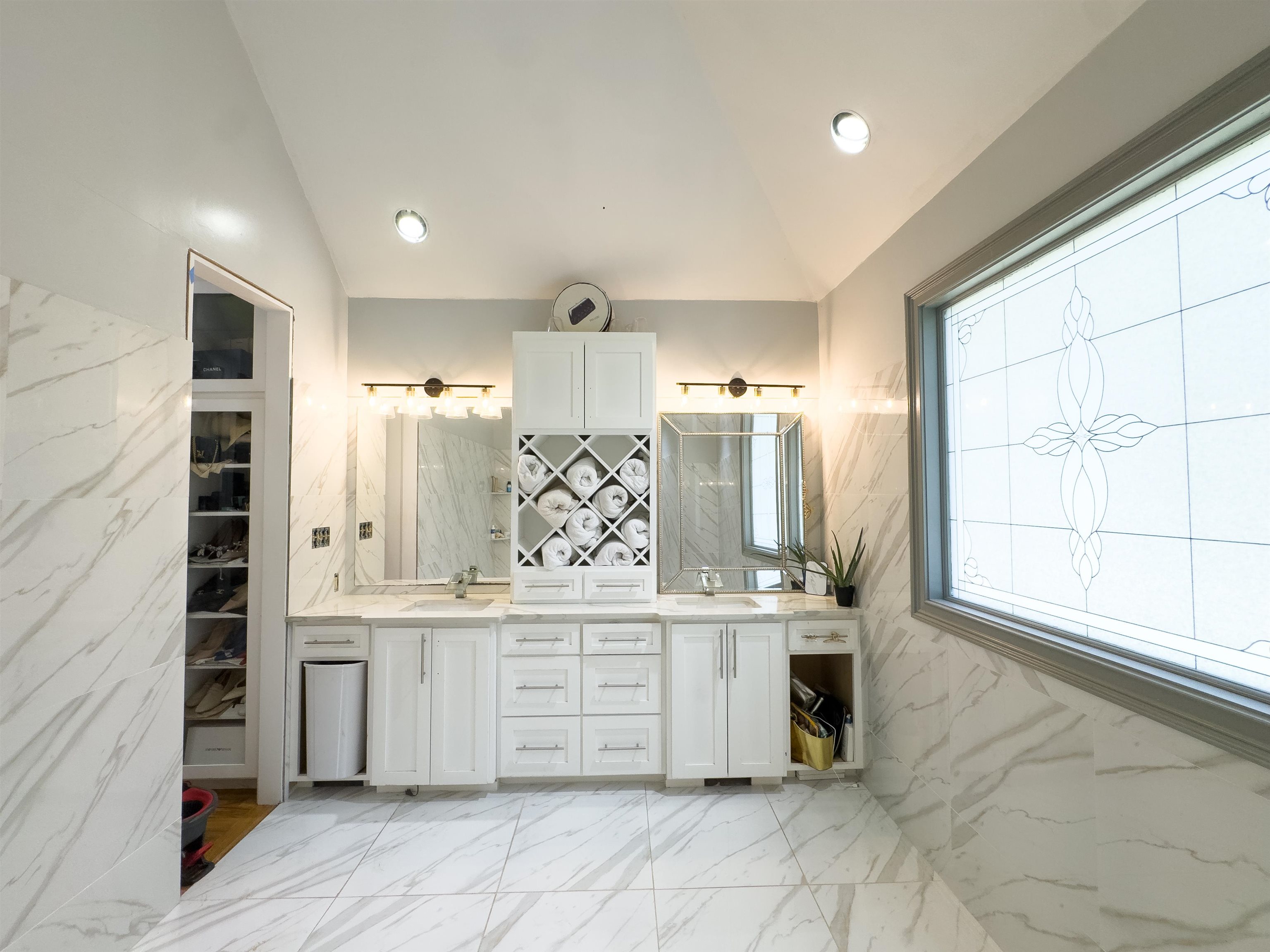 102 Point Bluff Court