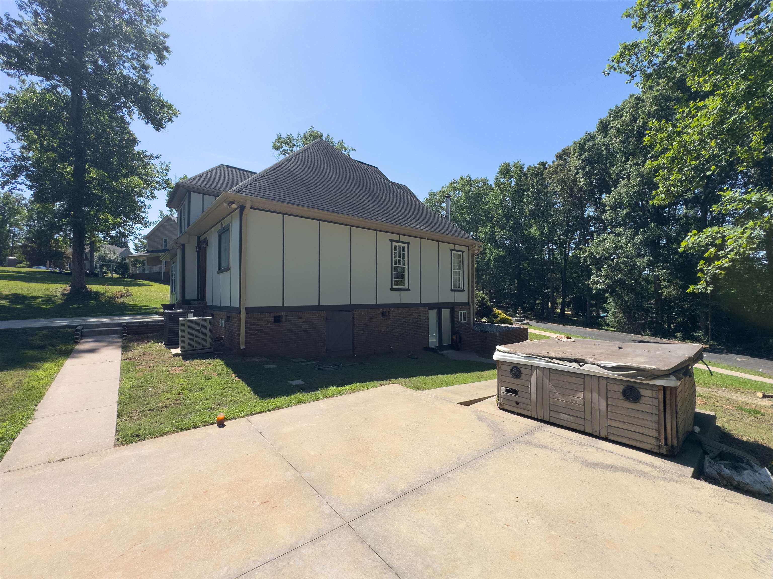 102 Point Bluff Court