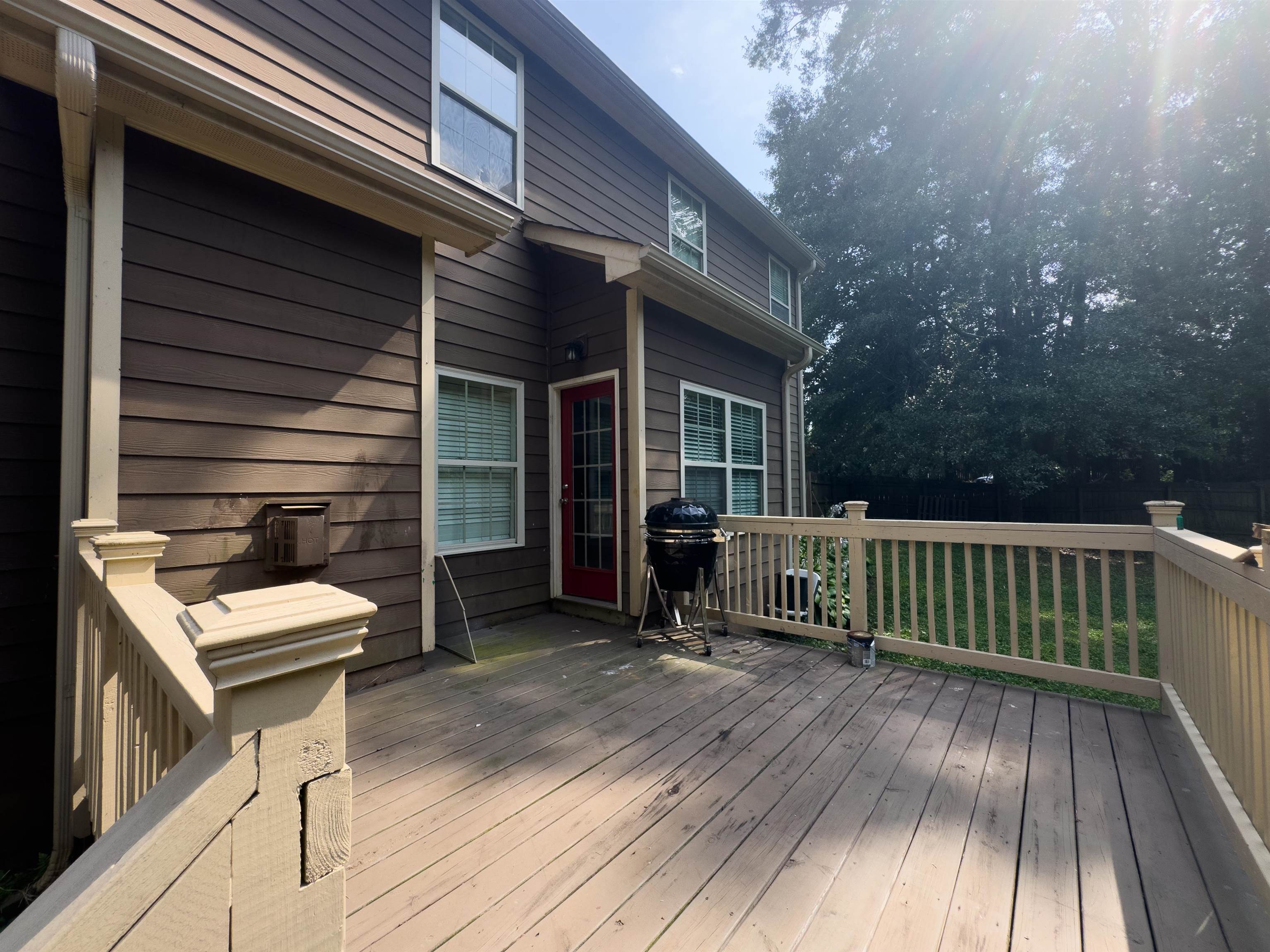 611 Pinery Lane