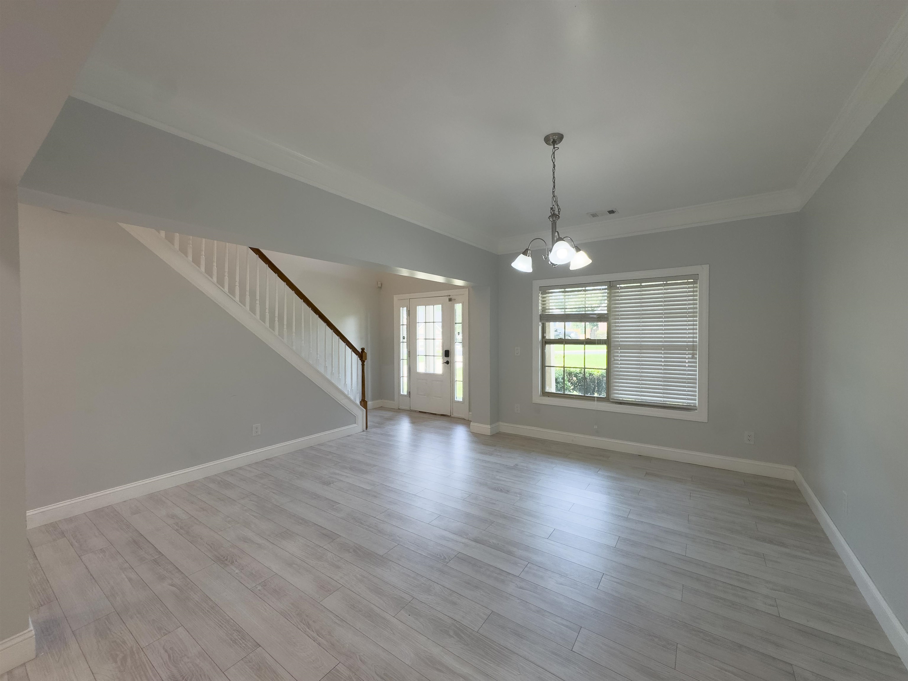 611 Pinery Lane