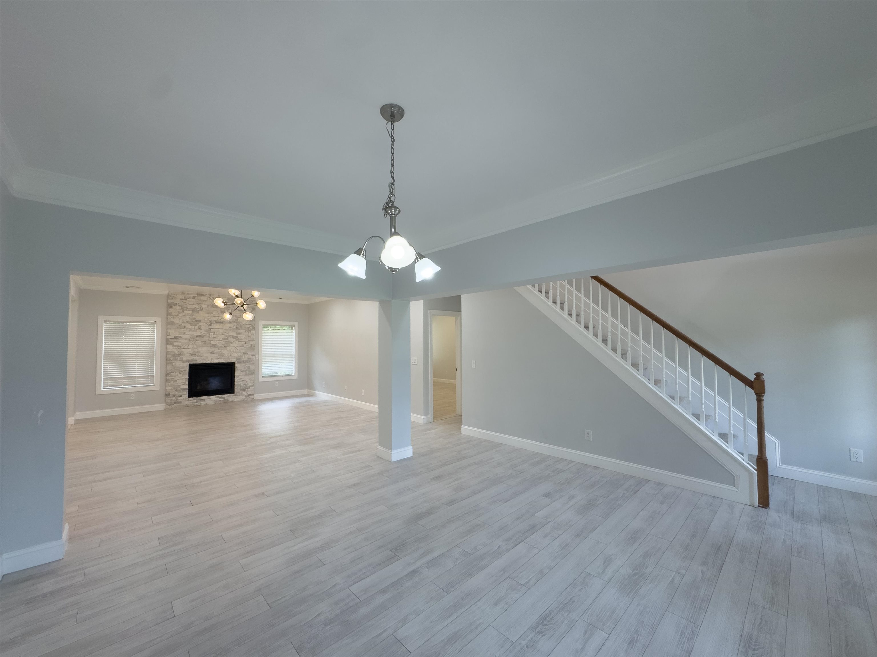 611 Pinery Lane