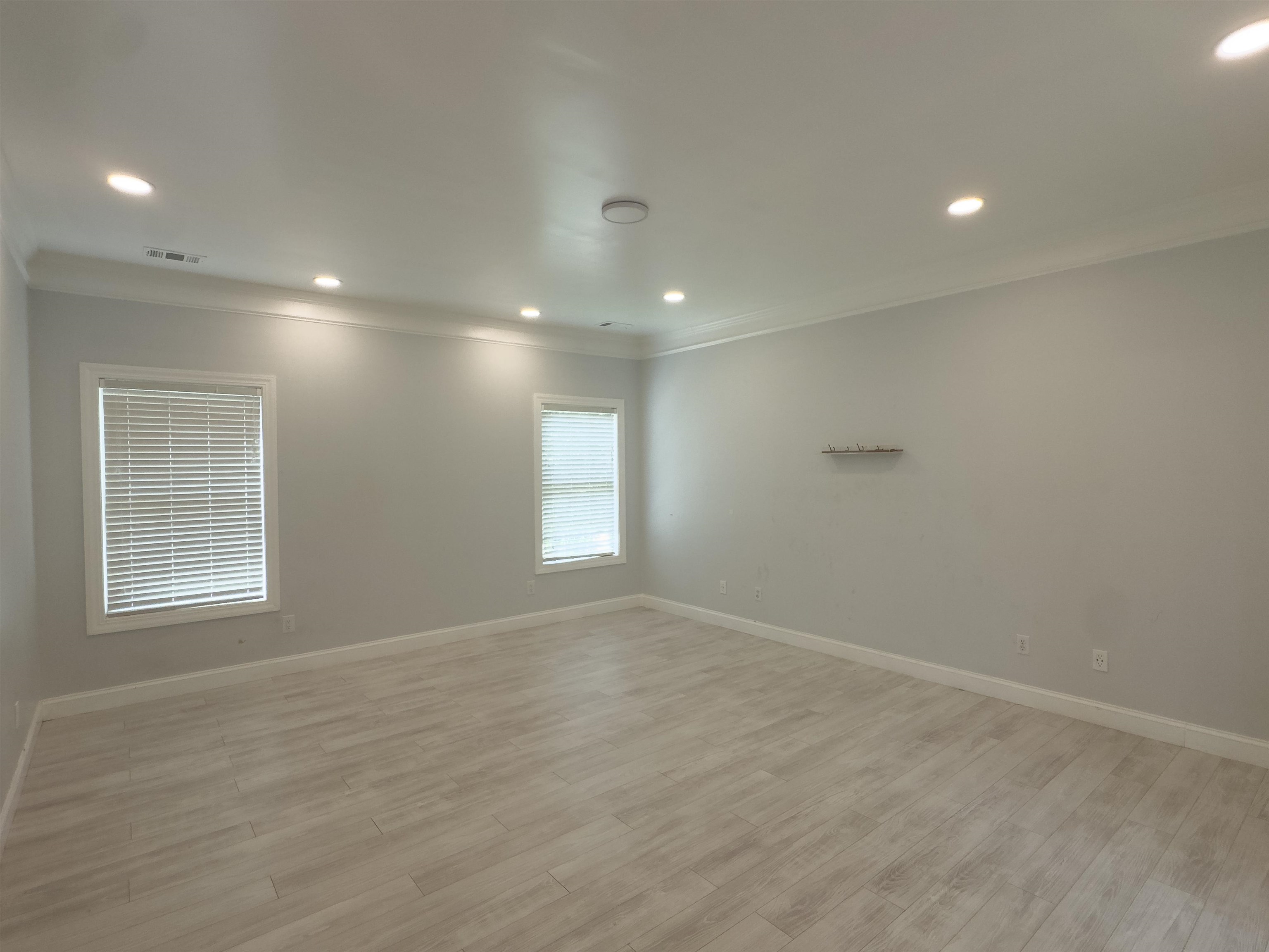 611 Pinery Lane