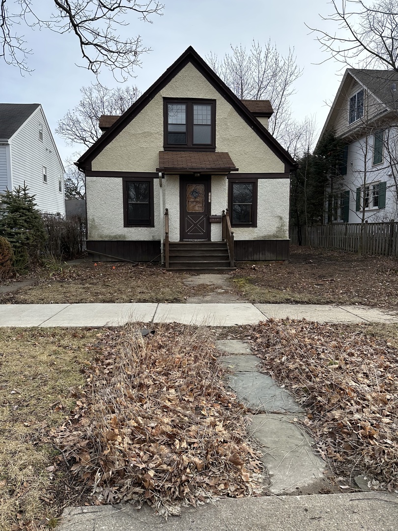 797 Summit Avenue