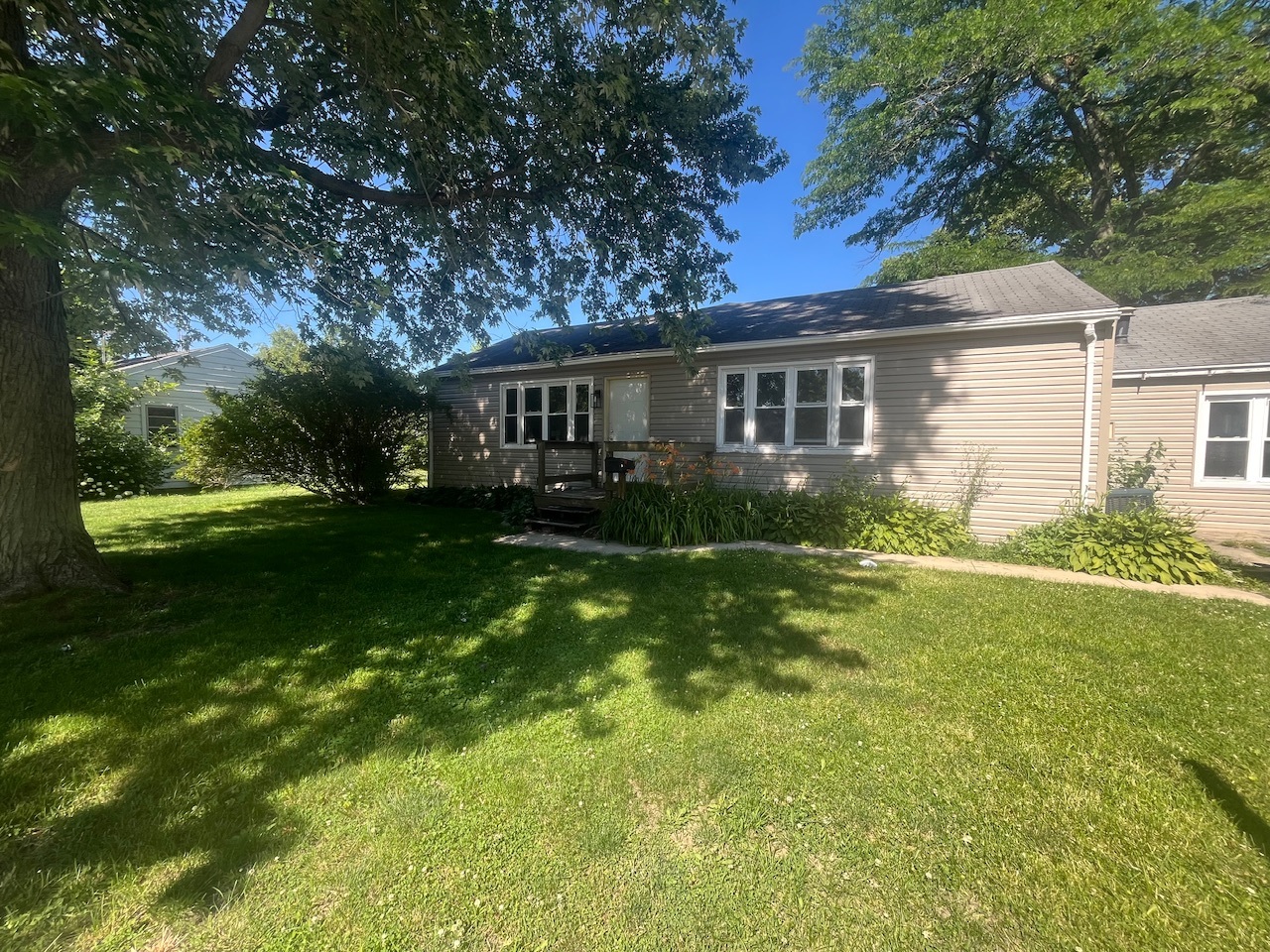 407 Daniels Street