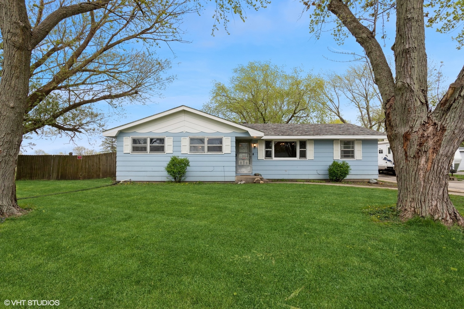 413 CENTRAL Drive
